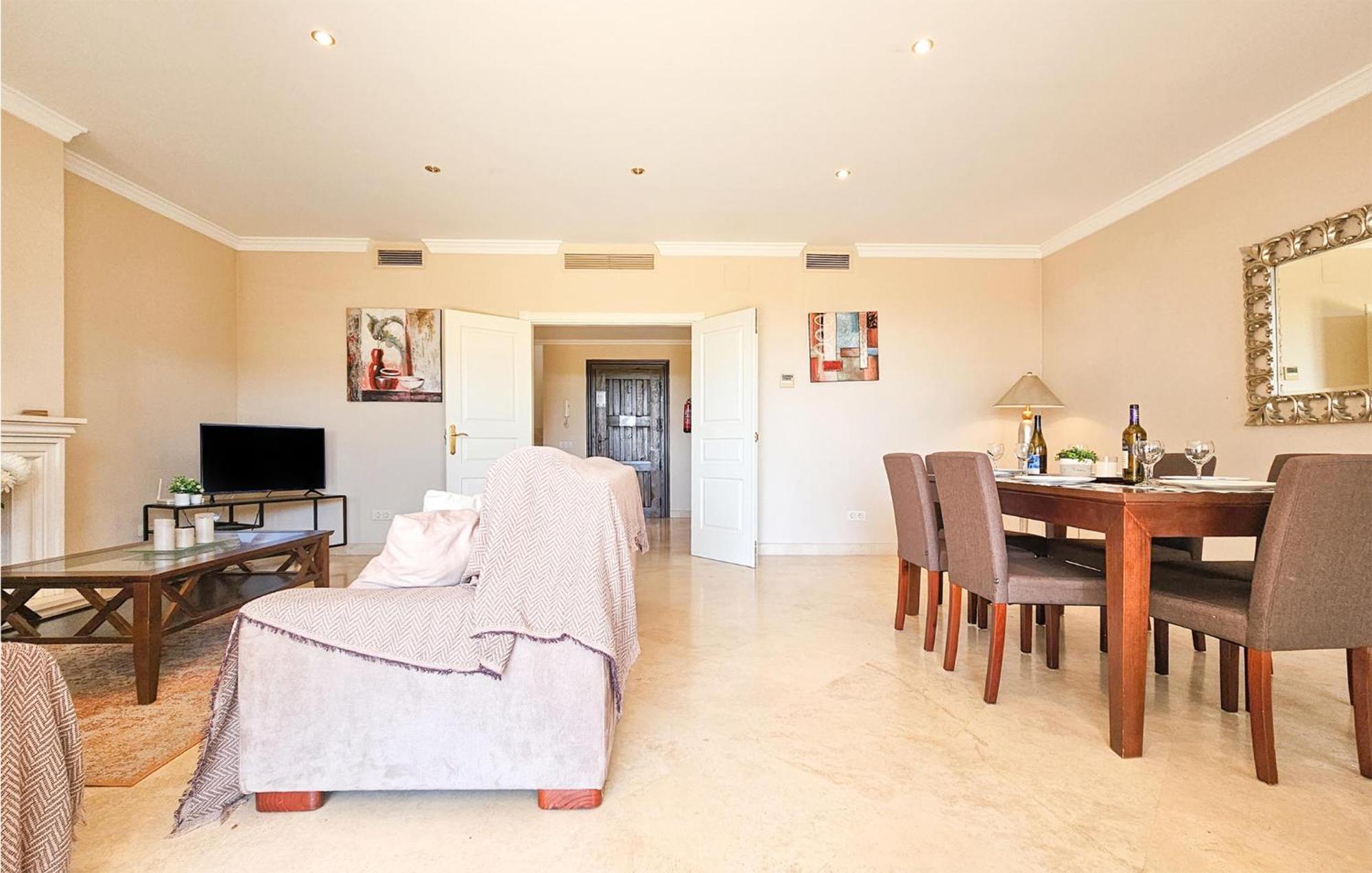Amazing In Benahavis With Swimming Pool Holiday home *