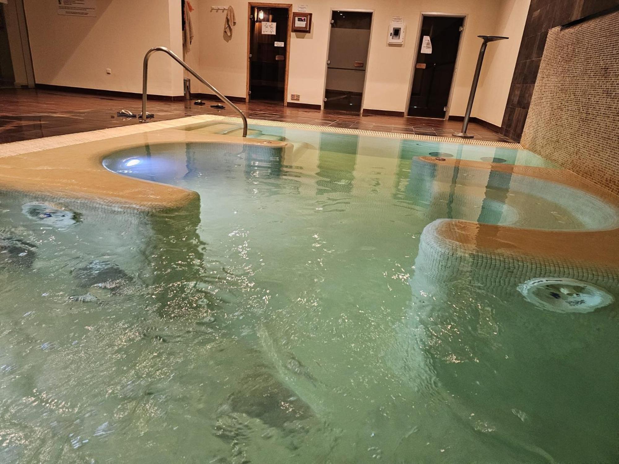 Benatalaya,heated Pool,saunas,gym Apartment *