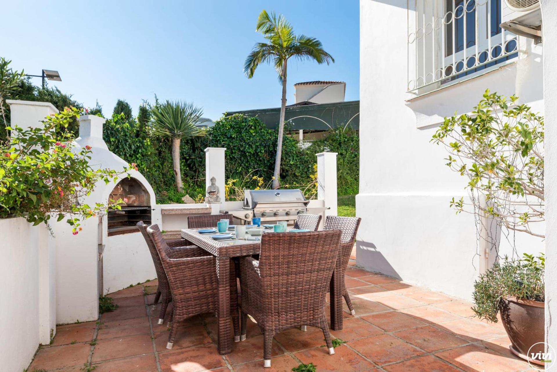 Vivi Homes - Casa Blanca