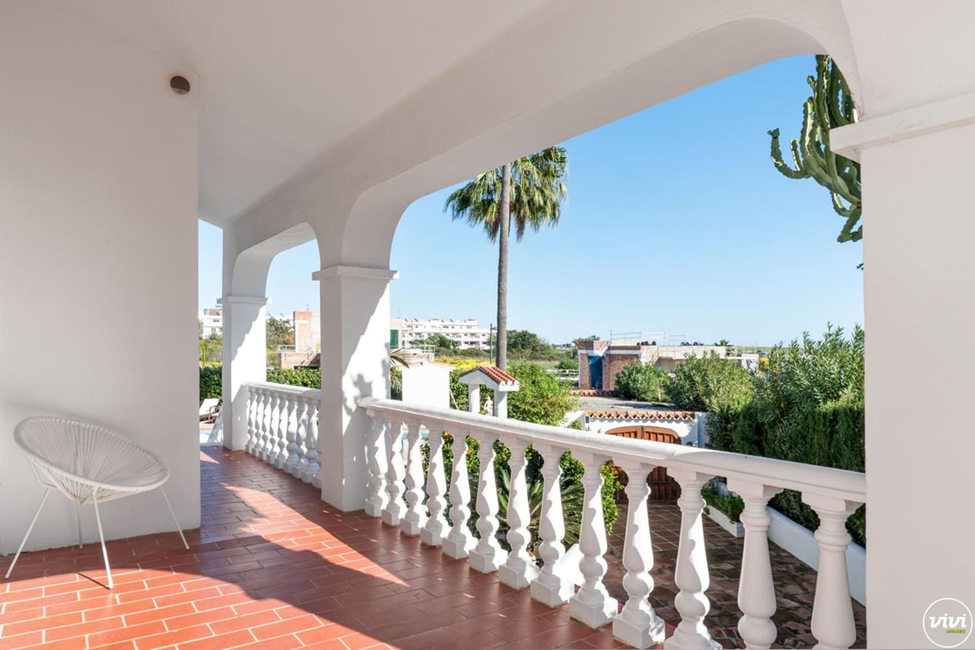 Vivi Homes - Casa Blanca Villa
