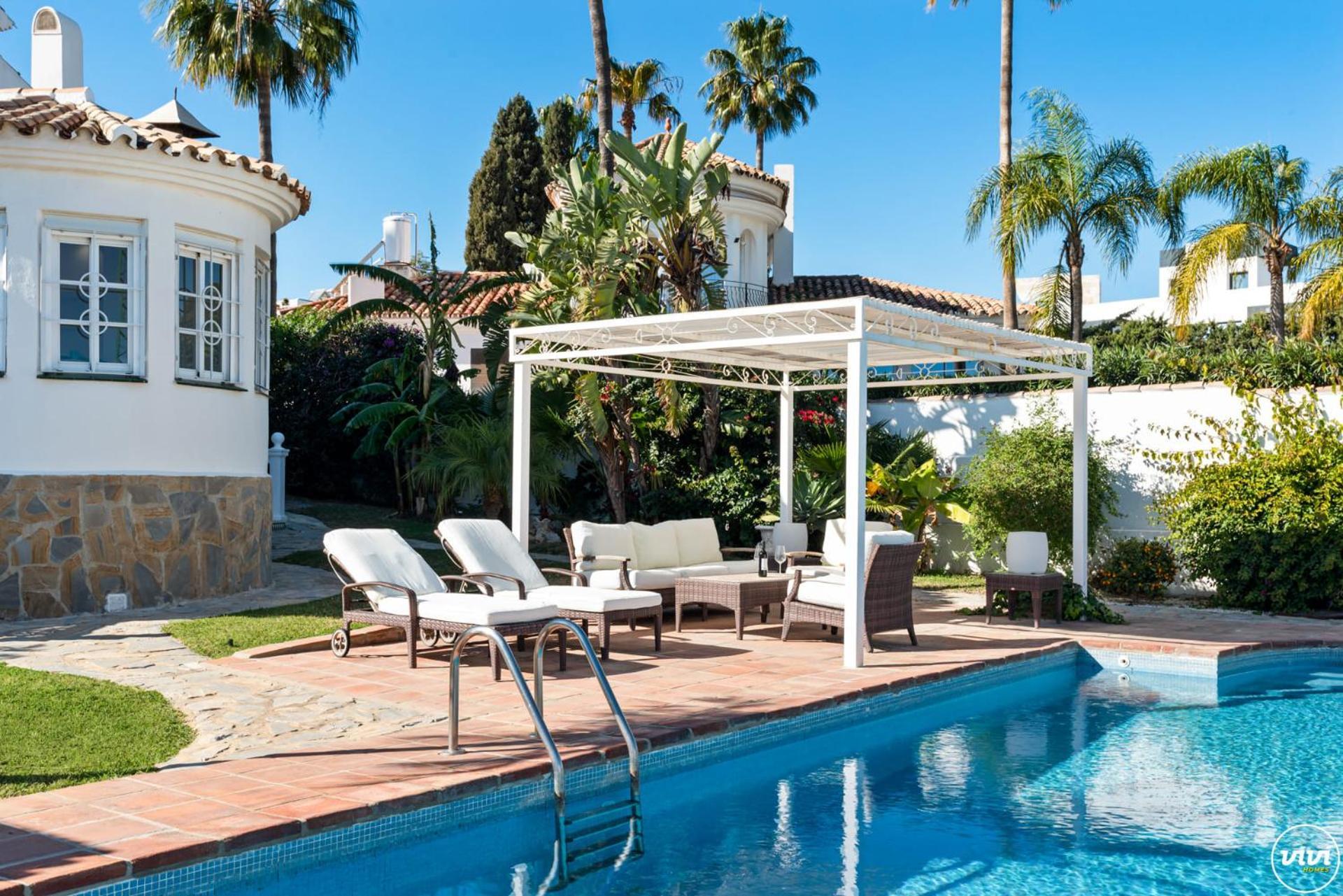 Vivi Homes - Casa Blanca Villa *
