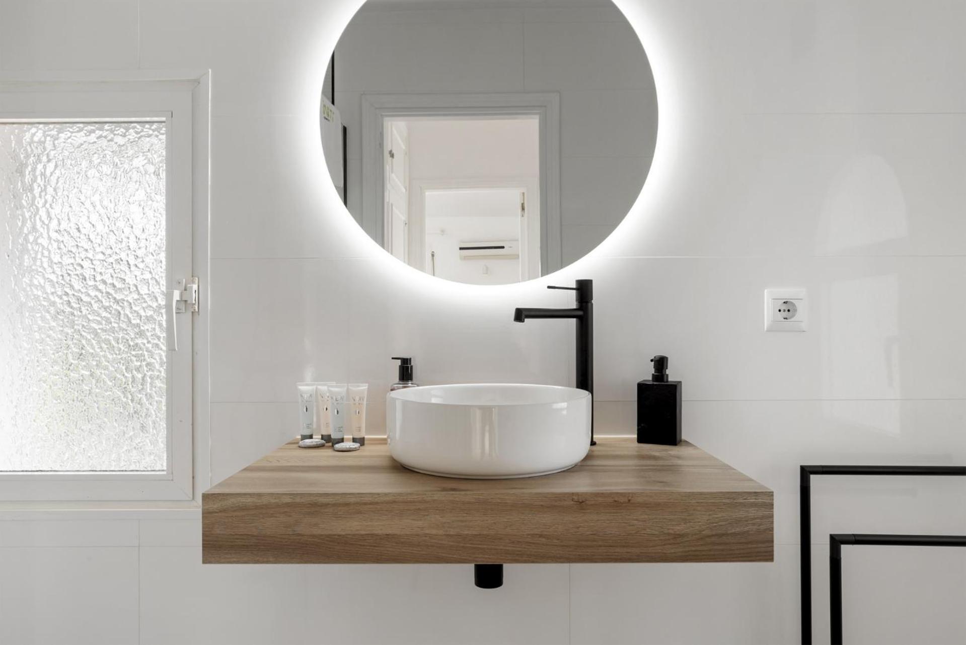 Vivi Homes - Casa Blanca *
