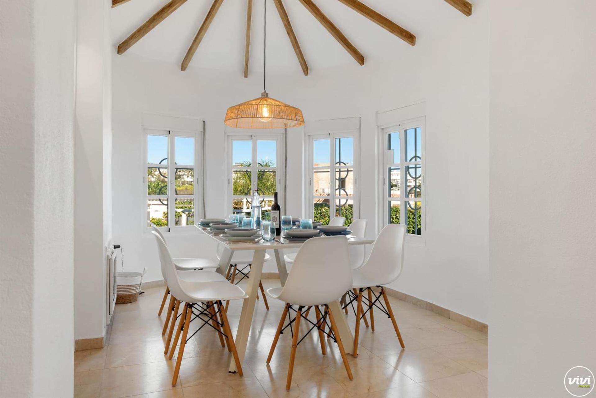 Vivi Homes - Casa Blanca Villa Estepona