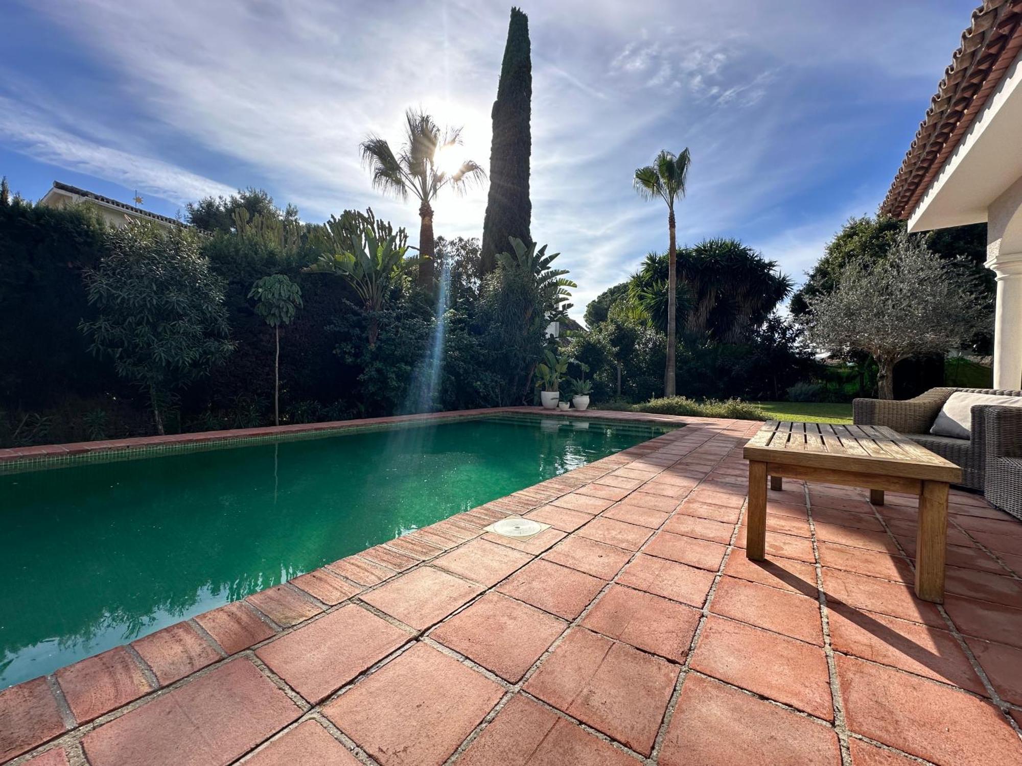 Holiday home Bianca Elegant 4br Beachside Near Golf, Restaurants & Puerto Banus Estepona