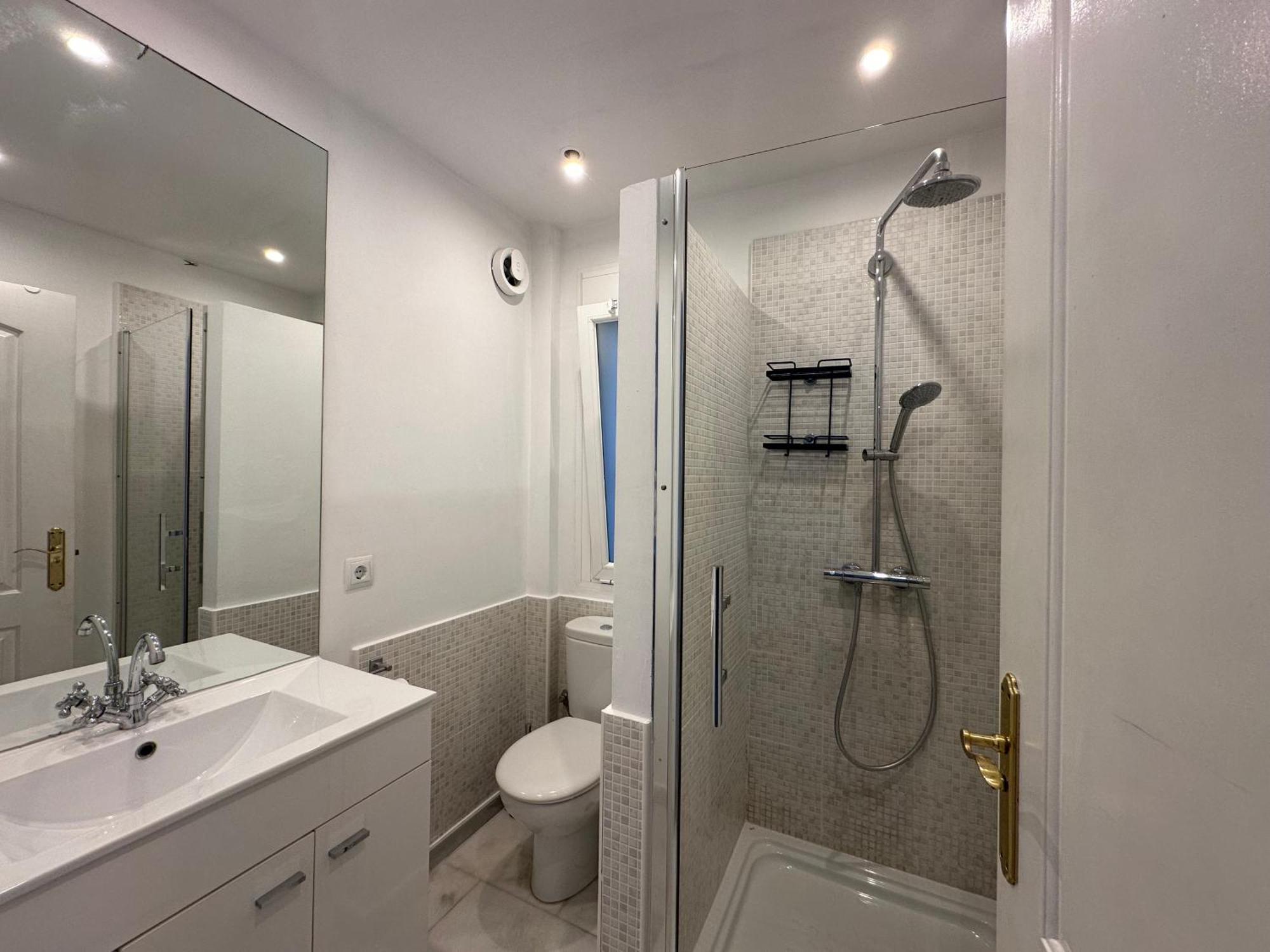 Bianca Elegant 4br Beachside Near Golf, Restaurants & Puerto Banus Holiday home