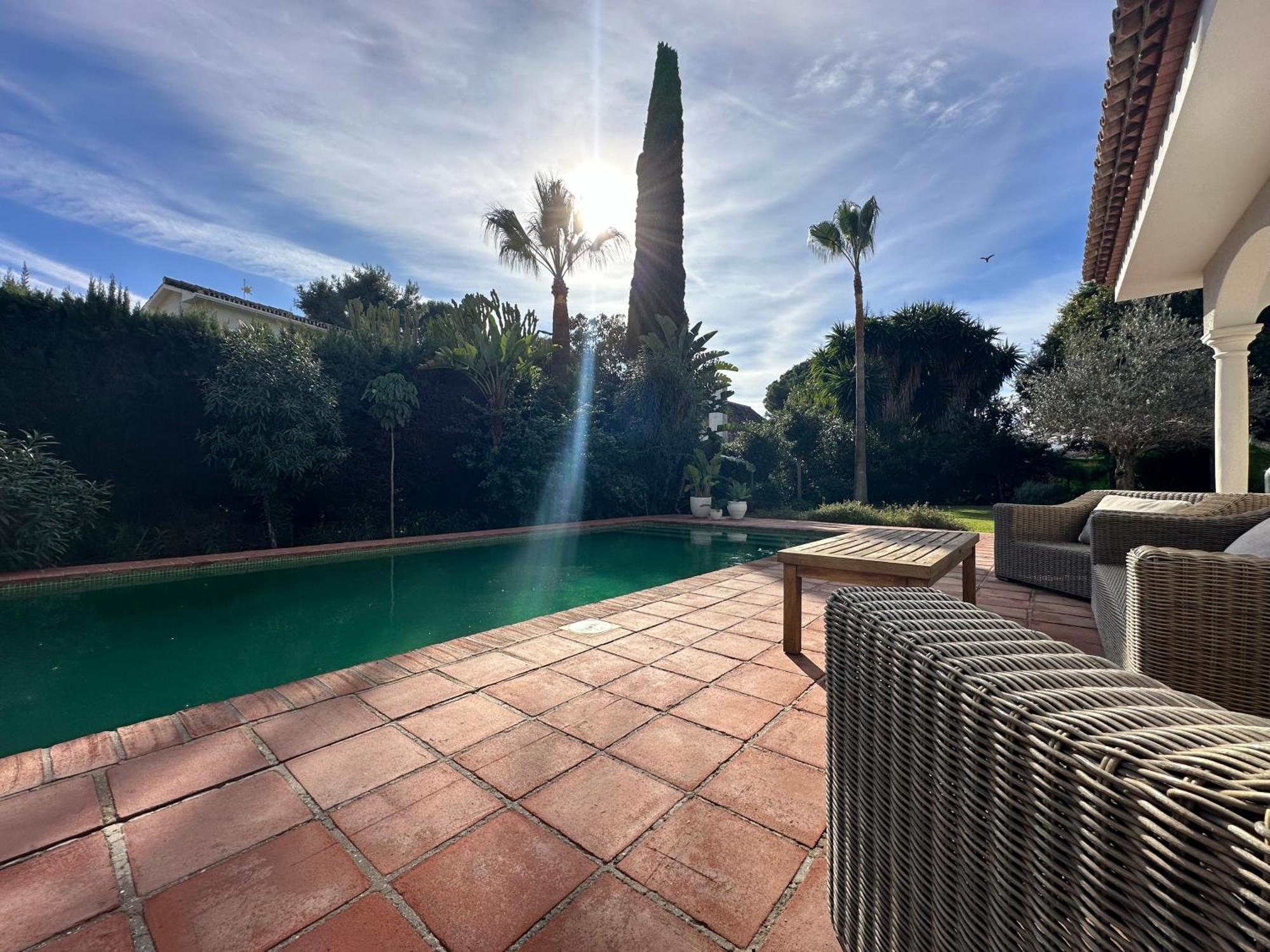 Holiday home Bianca Elegant 4br Beachside Near Golf, Restaurants & Puerto Banus Estepona