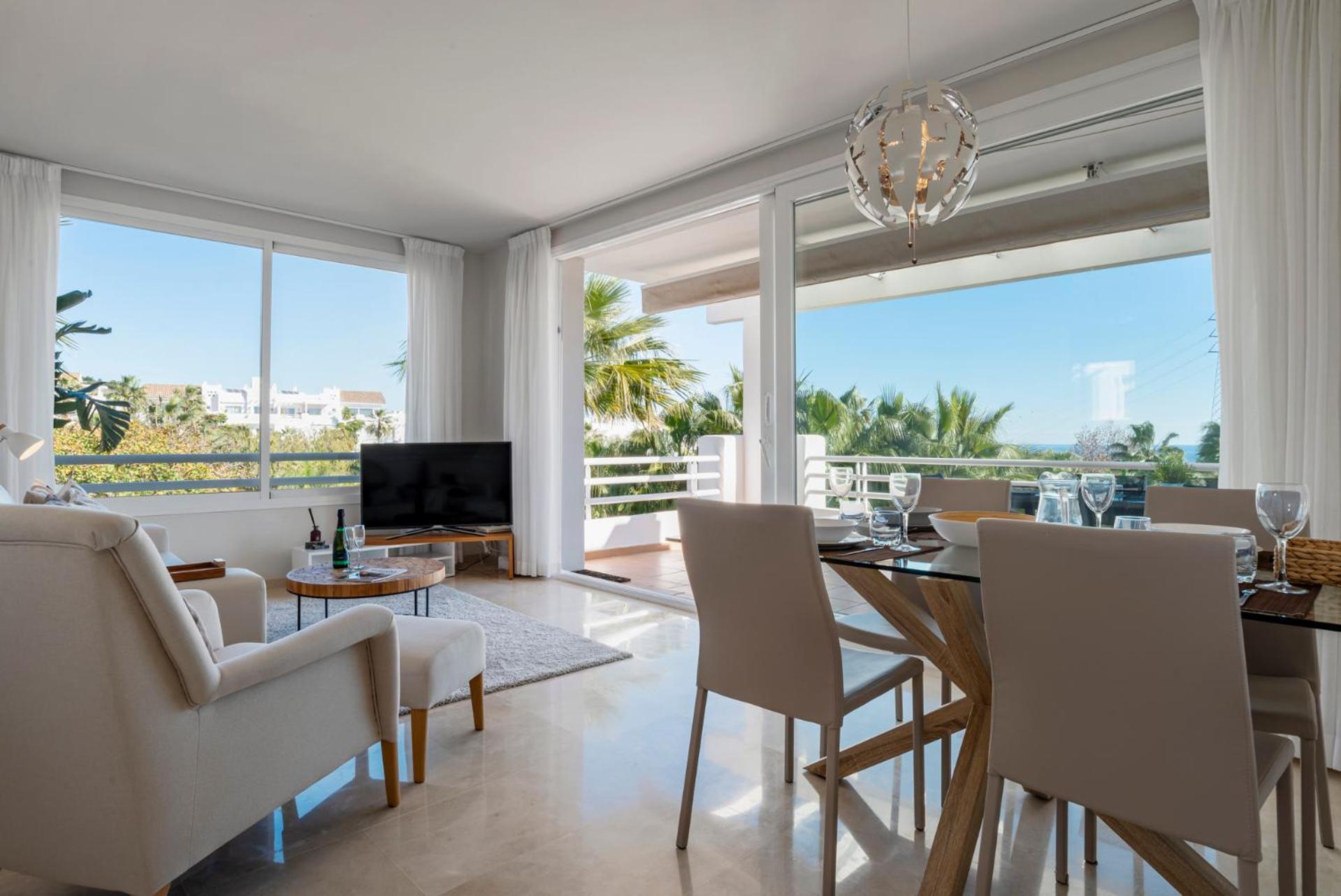 Luxury With Free Alcazaba Lagoon Access Apartment Estepona