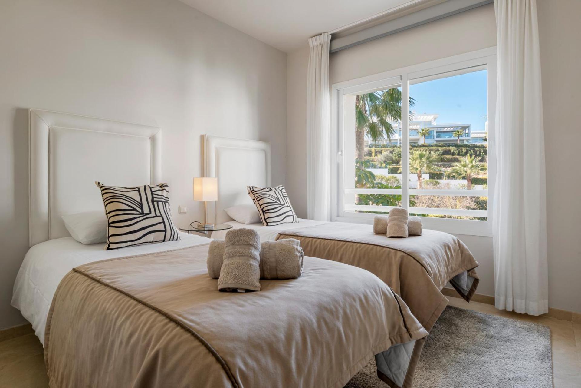 Luxury With Free Alcazaba Lagoon Access *