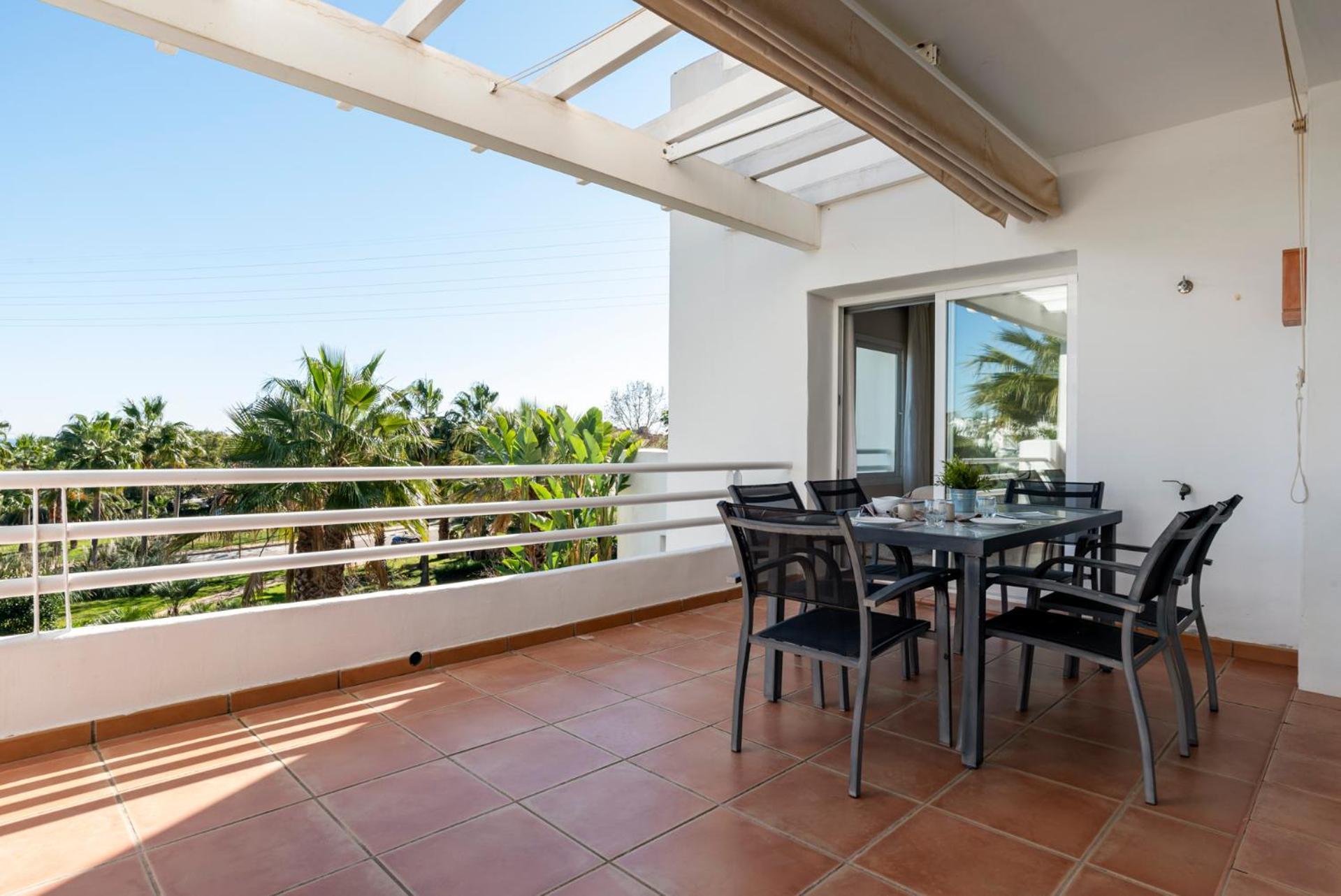 Luxury With Free Alcazaba Lagoon Access Estepona