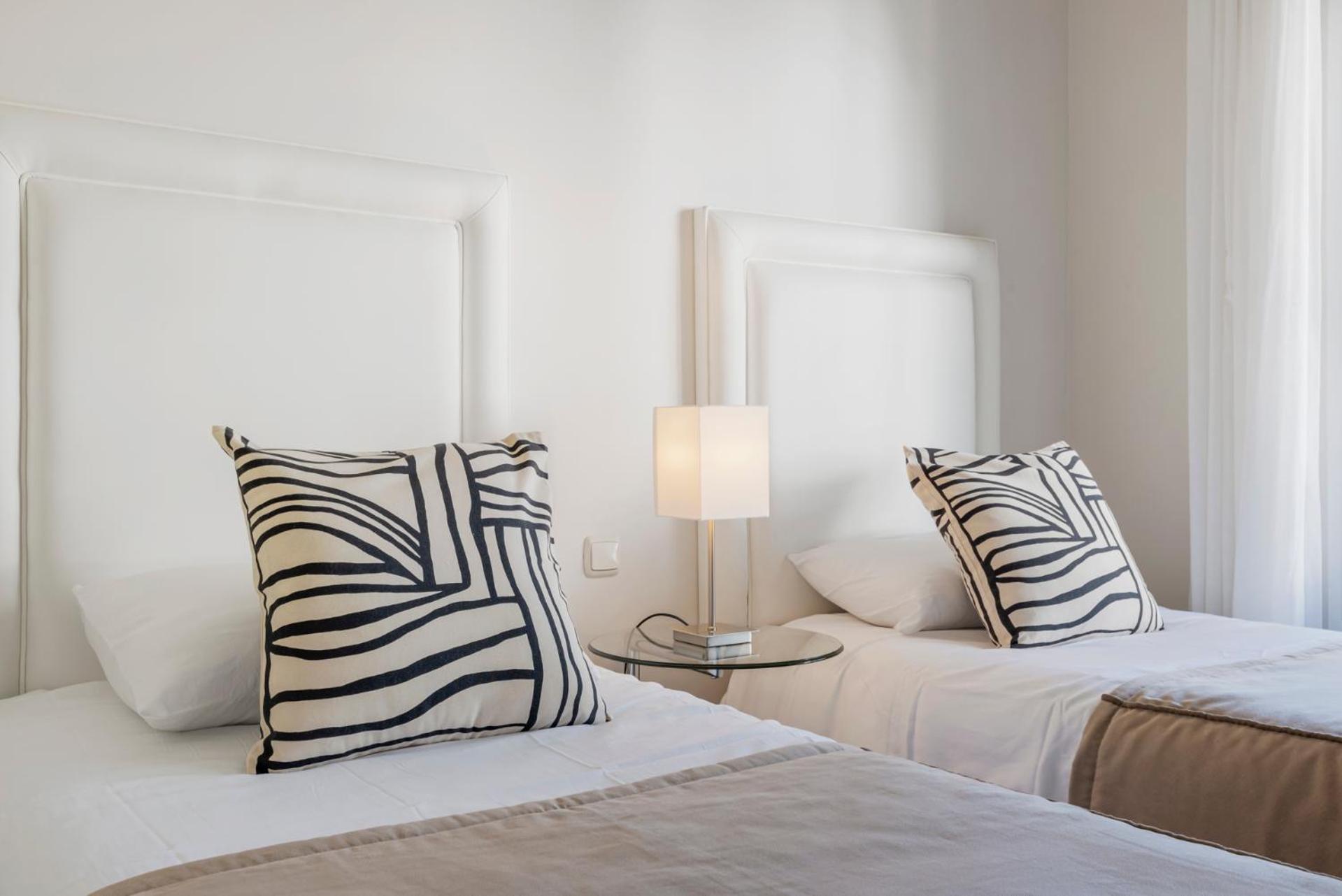Luxury With Free Alcazaba Lagoon Access Apartment *
