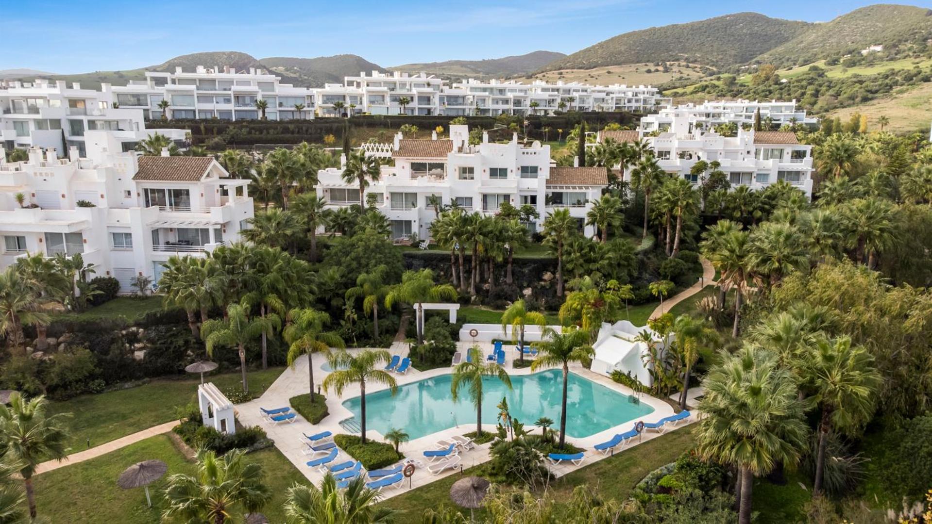 Luxury With Free Alcazaba Lagoon Access Apartment