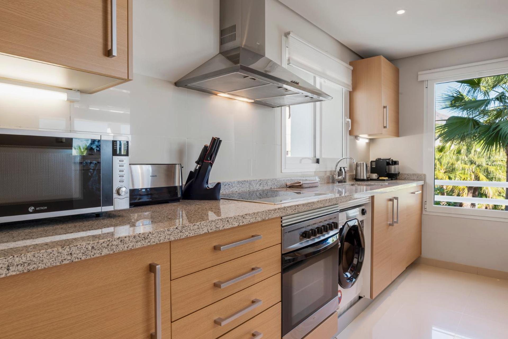 Luxury With Free Alcazaba Lagoon Access Estepona