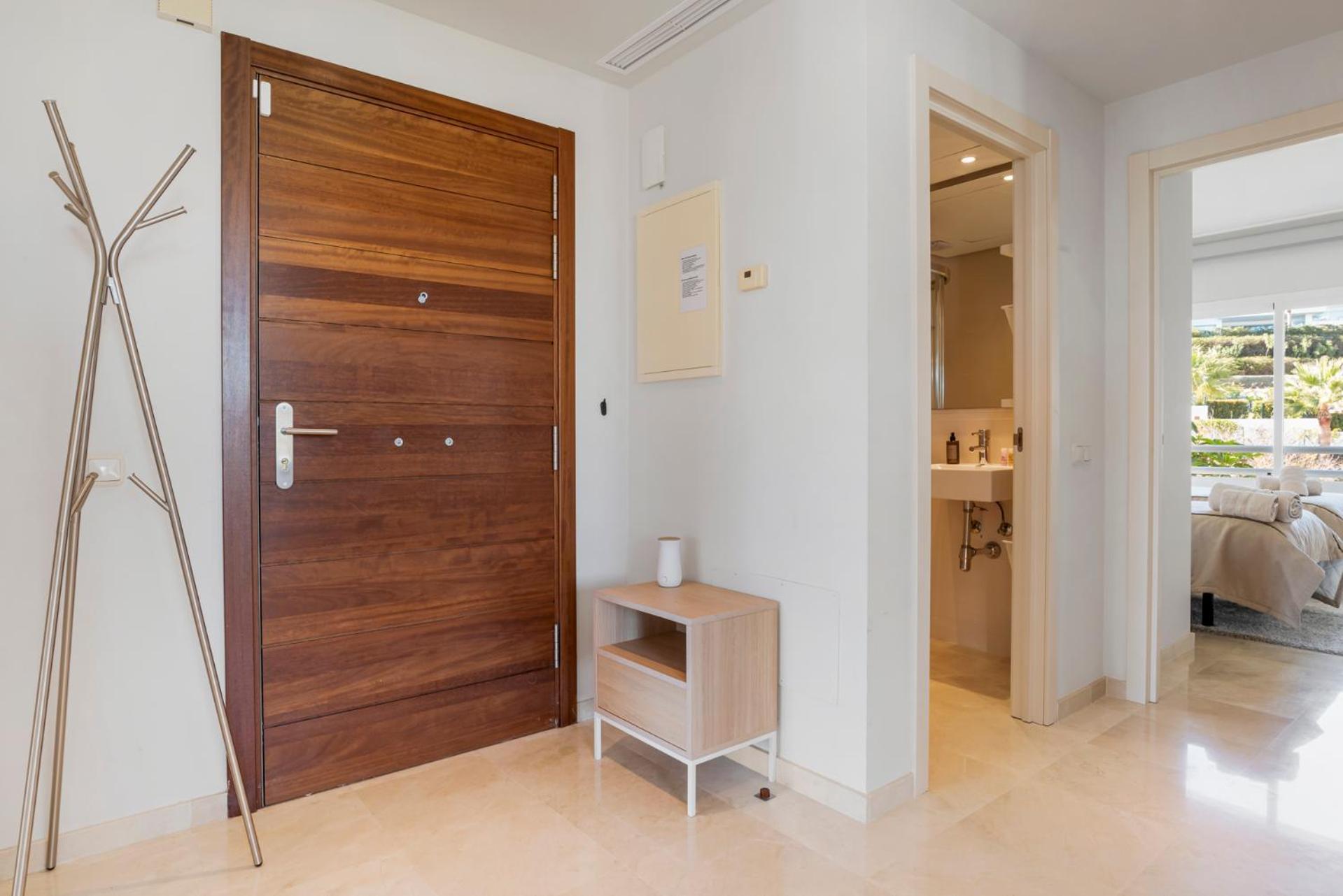 Luxury With Free Alcazaba Lagoon Access Apartment