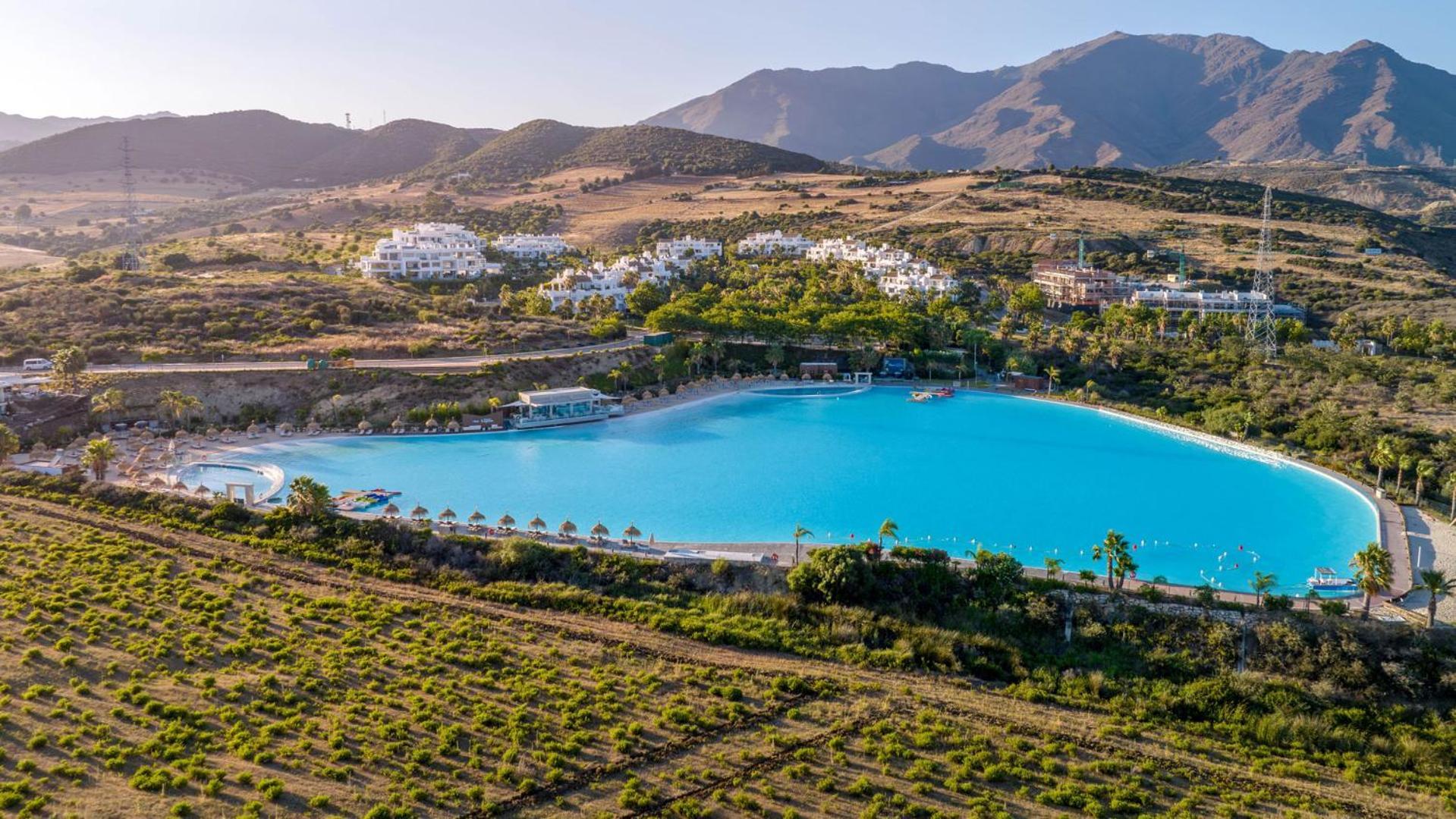 Luxury With Free Alcazaba Lagoon Access Apartment *