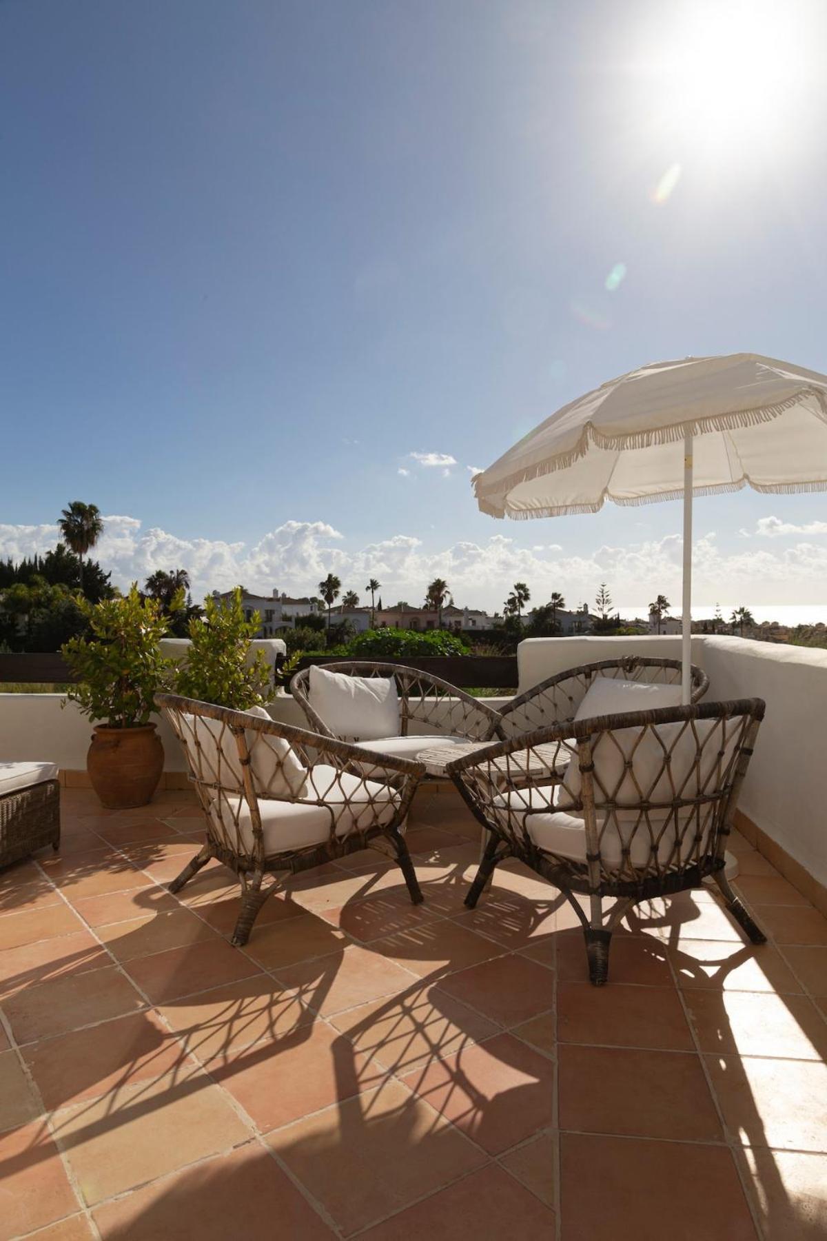 Bright 3 Bedroom Townhouse With Stunning Views Apartment