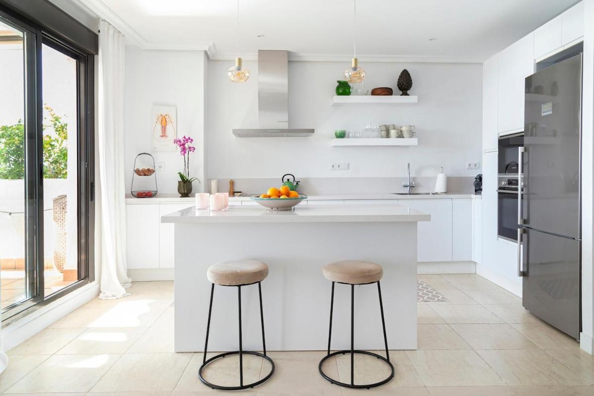 Bright 3 Bedroom Townhouse With Stunning Views