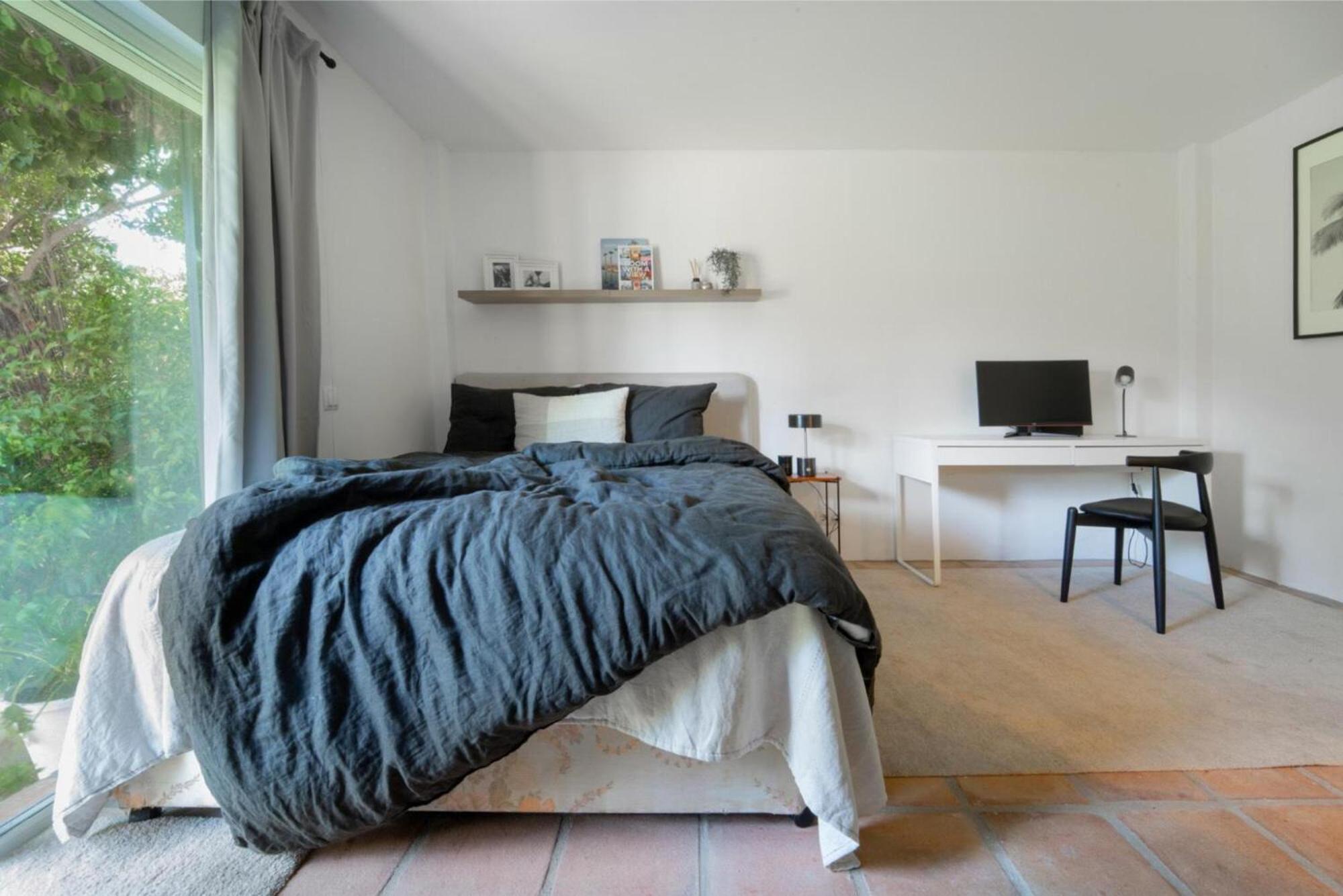 Bianca Elegant 4br Beachside Near Golf, Restaurants & Puerto Banus Holiday home *