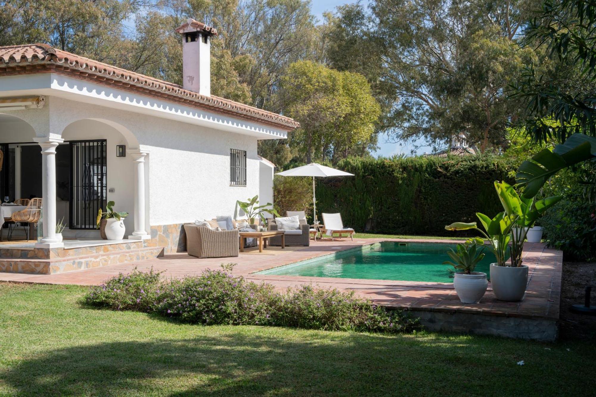 Holiday home Bianca Elegant 4br Beachside Near Golf, Restaurants & Puerto Banus