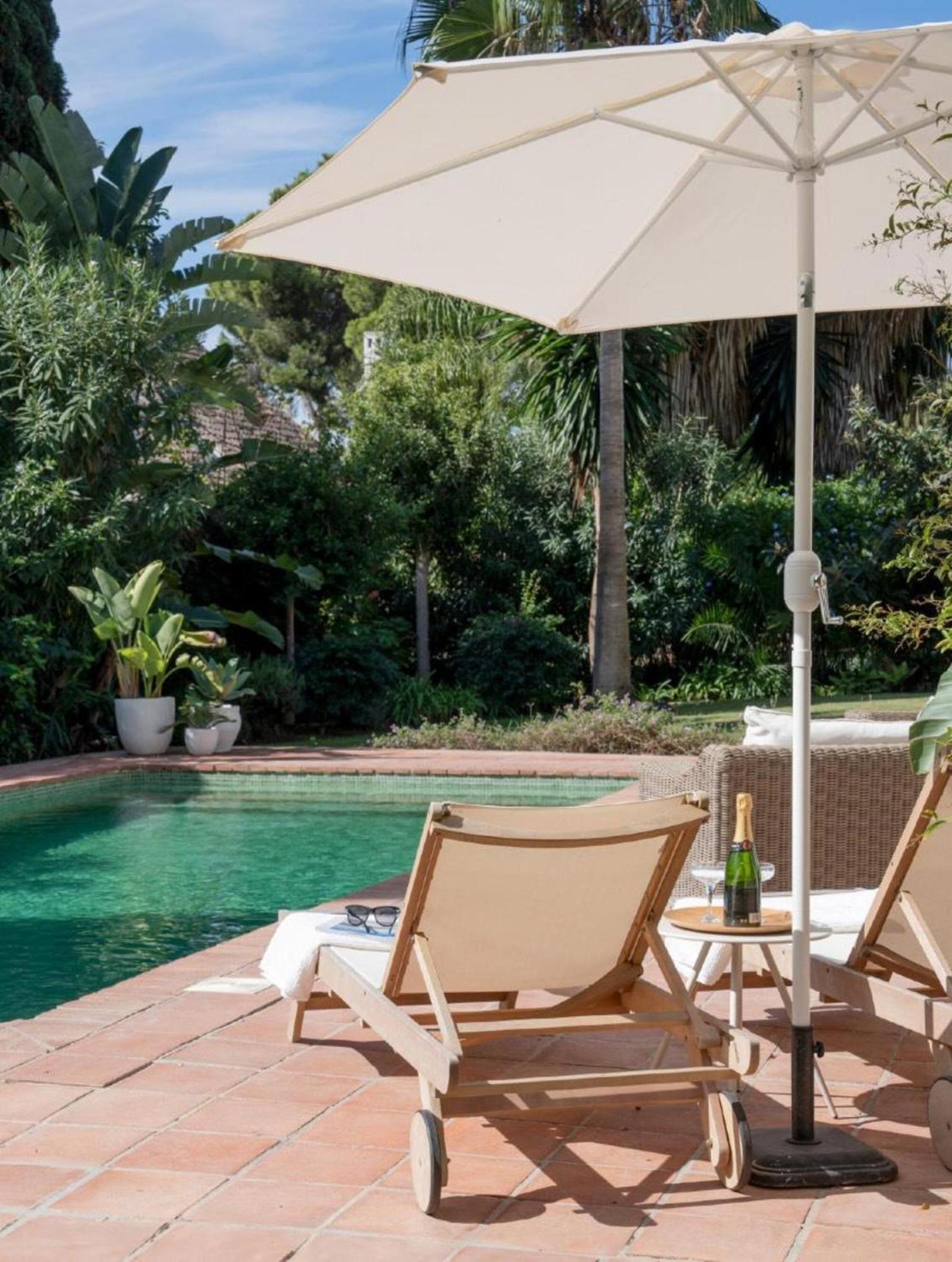Bianca Elegant 4br Beachside Near Golf, Restaurants & Puerto Banus Holiday home *