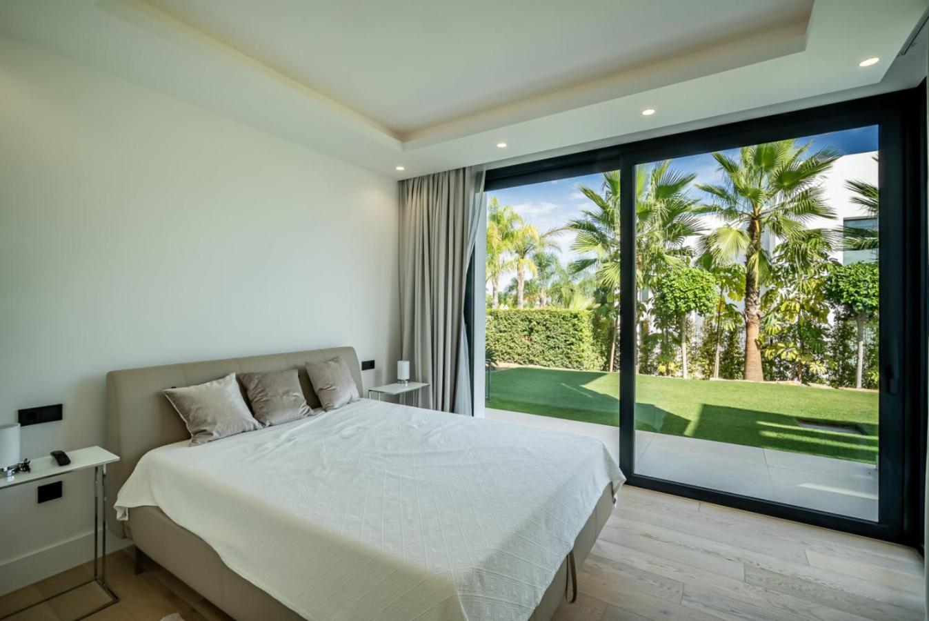 Olina Villa *