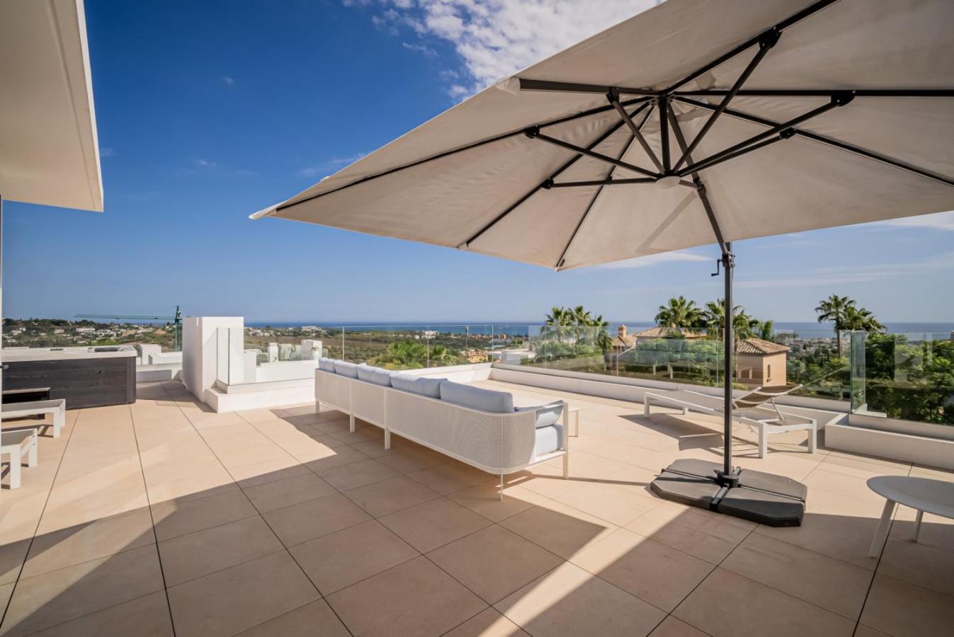 Olina * Estepona