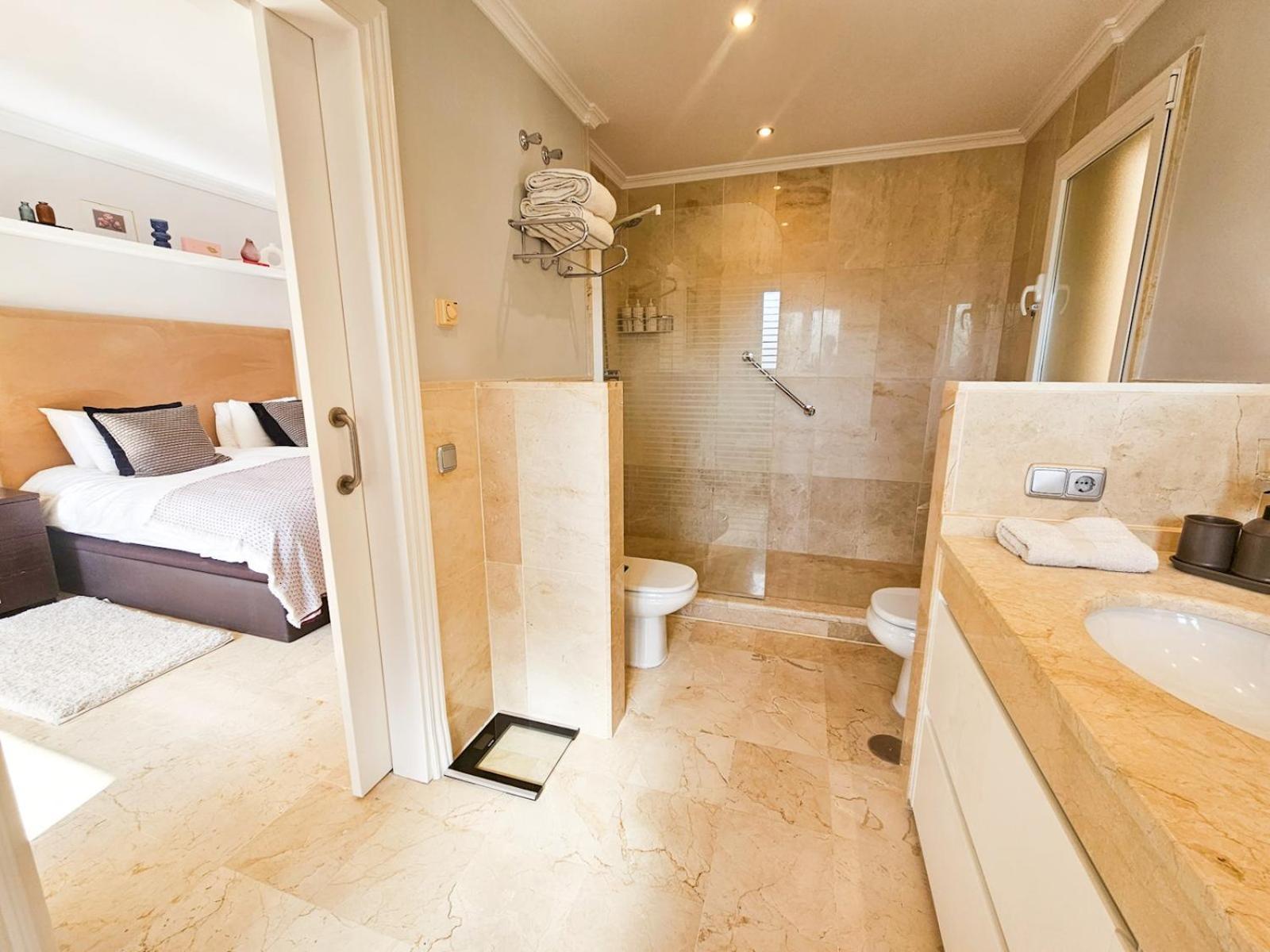 Pass The Keys Big With Golf Views In Urb Marquez De Atalaya
