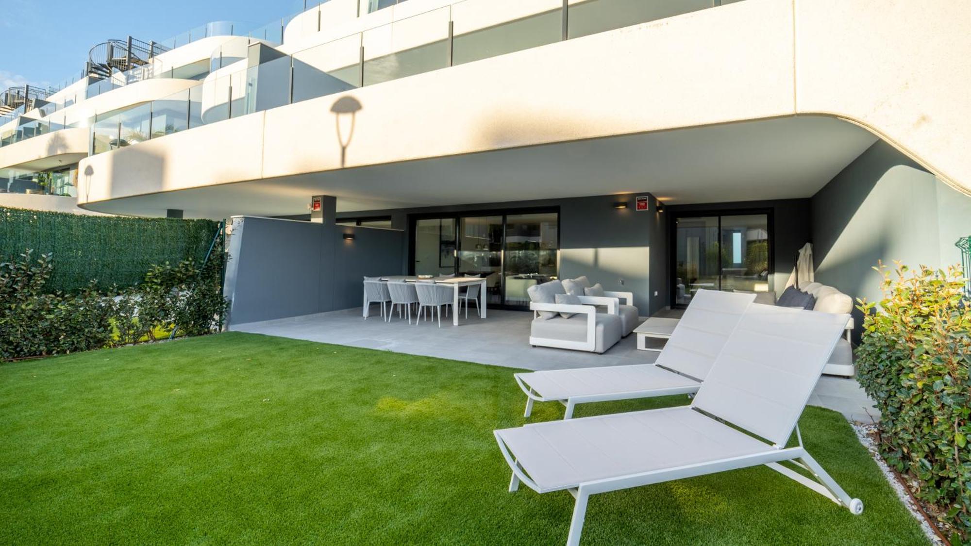Modern Oasis Serene Apartment
