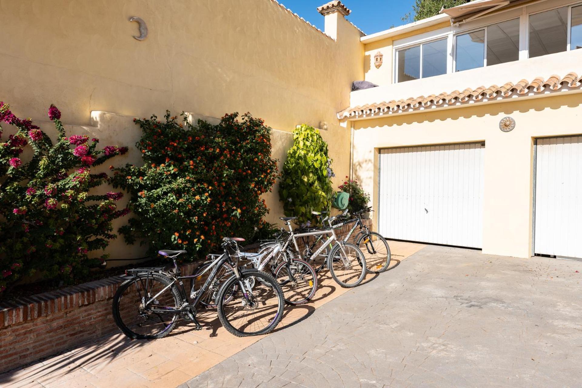 Camping With Sea View, Pool, Jacuzzi And Zen Garden - Only 5min To Town Сasa de vacaciones Estepona