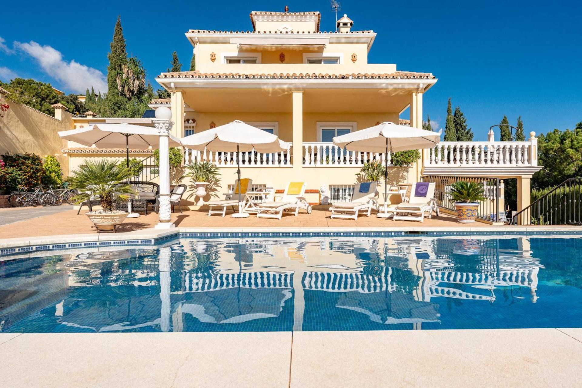 Camping With Sea View, Pool, Jacuzzi And Zen Garden - Only 5min To Town Holiday home Estepona