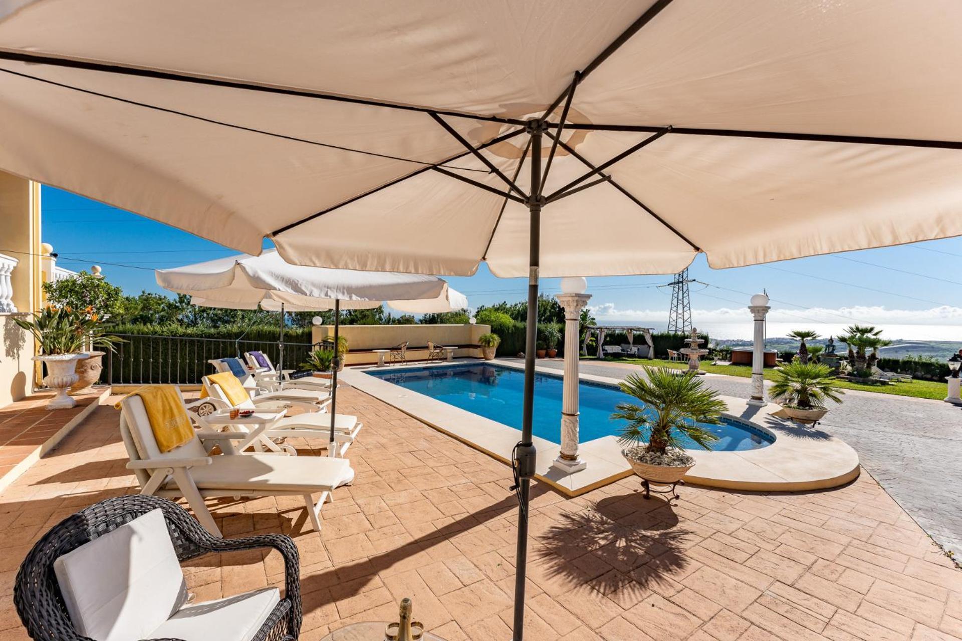 Camping With Sea View, Pool, Jacuzzi And Zen Garden - Only 5min To Town Holiday home *
