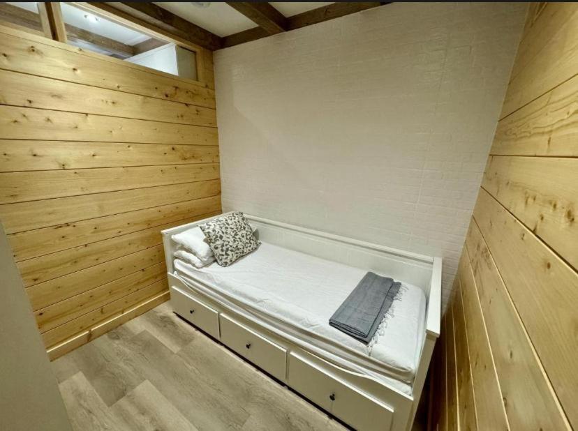 Apartment Casa De Madera 2 *