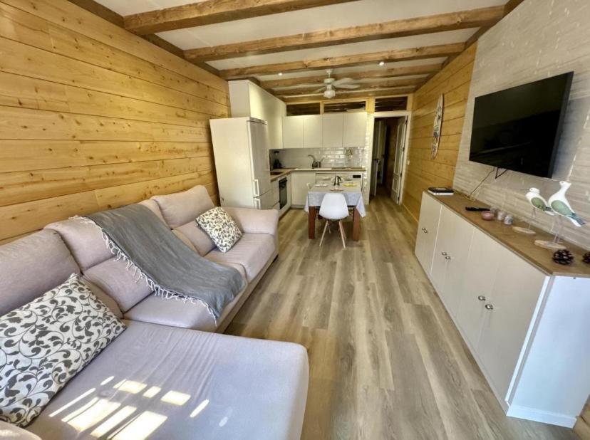 Casa De Madera 2 *