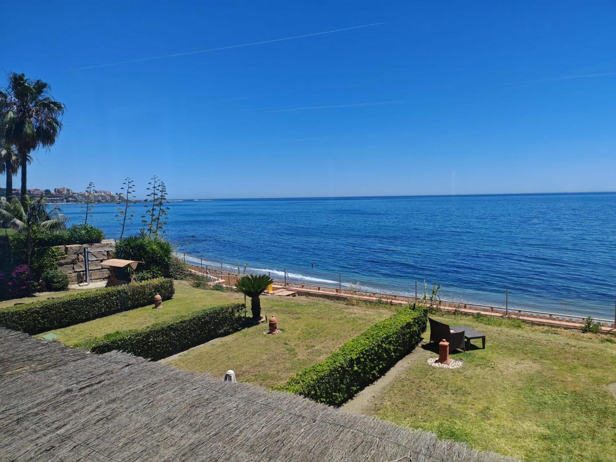 Holiday home Beachfront Townhouse Estepona