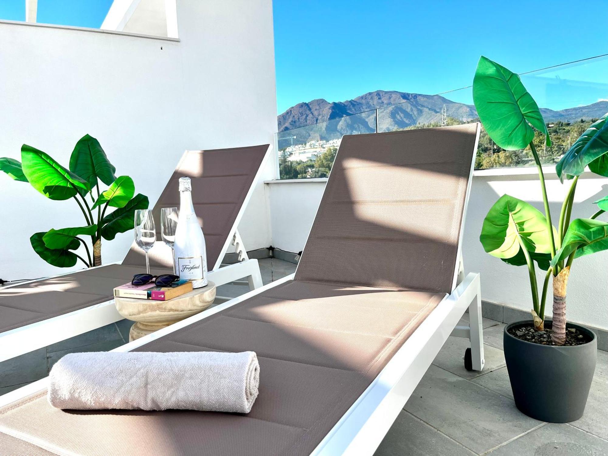 Luxury With Roof Terrace - *