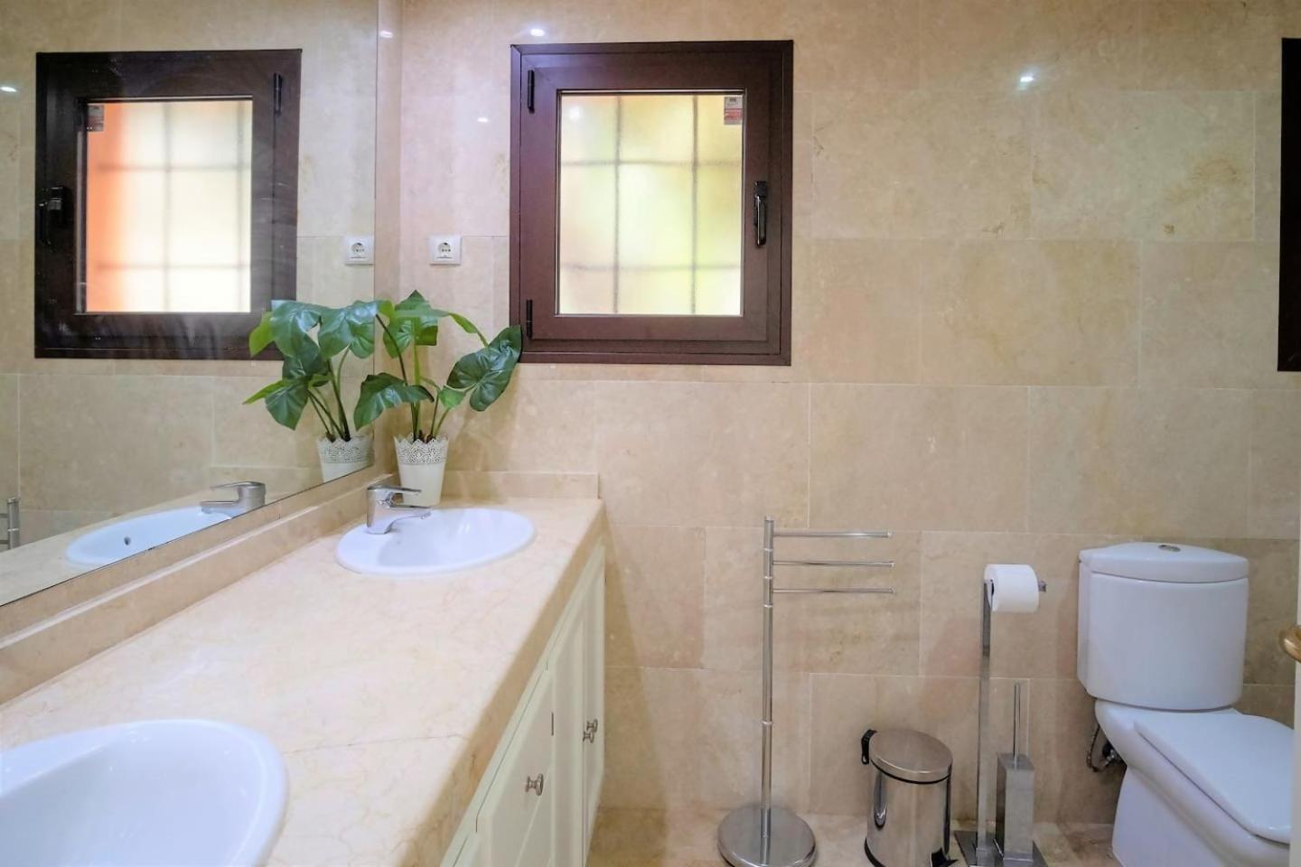 Bougainvillea Bay With Parking * Estepona