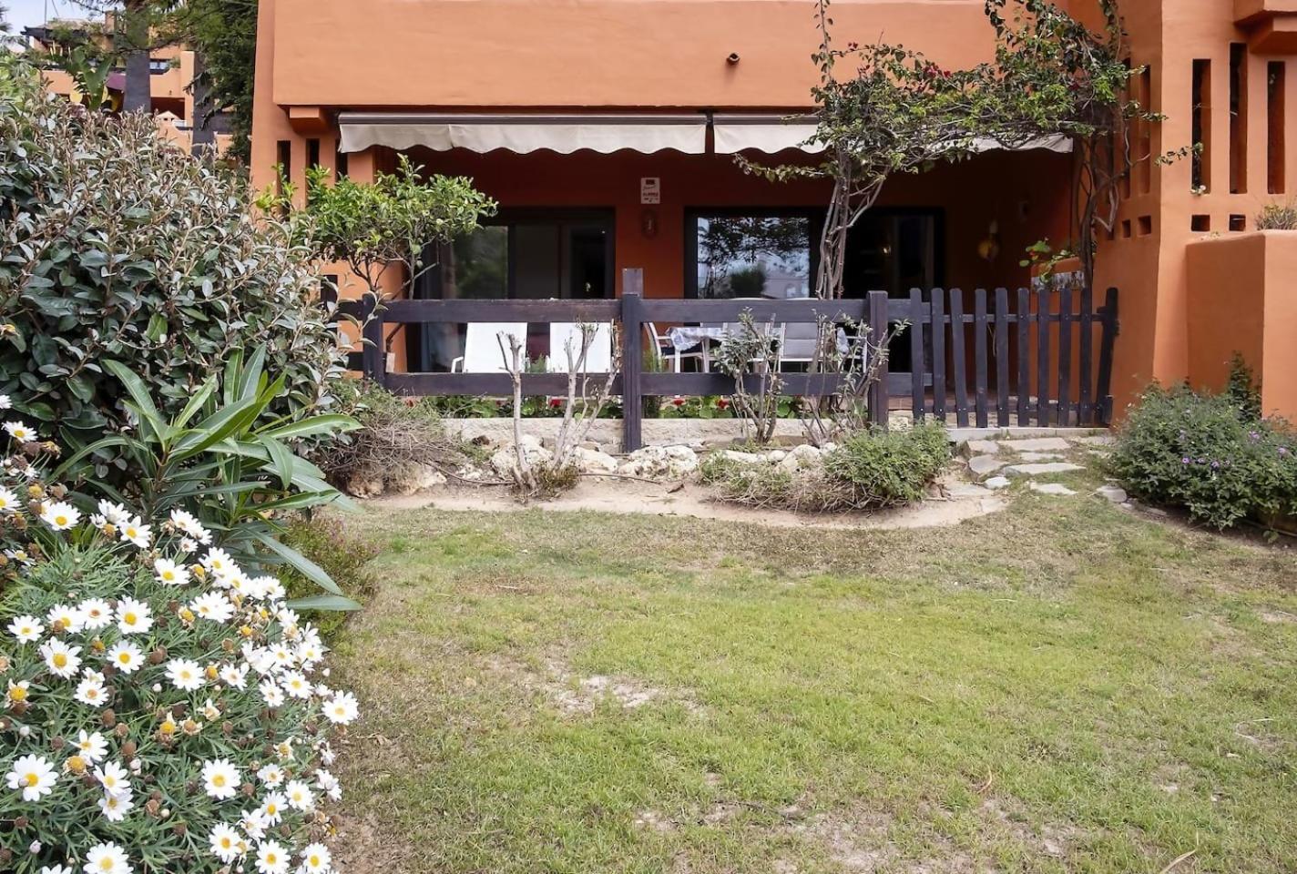 Bougainvillea Bay With Parking Apartment *