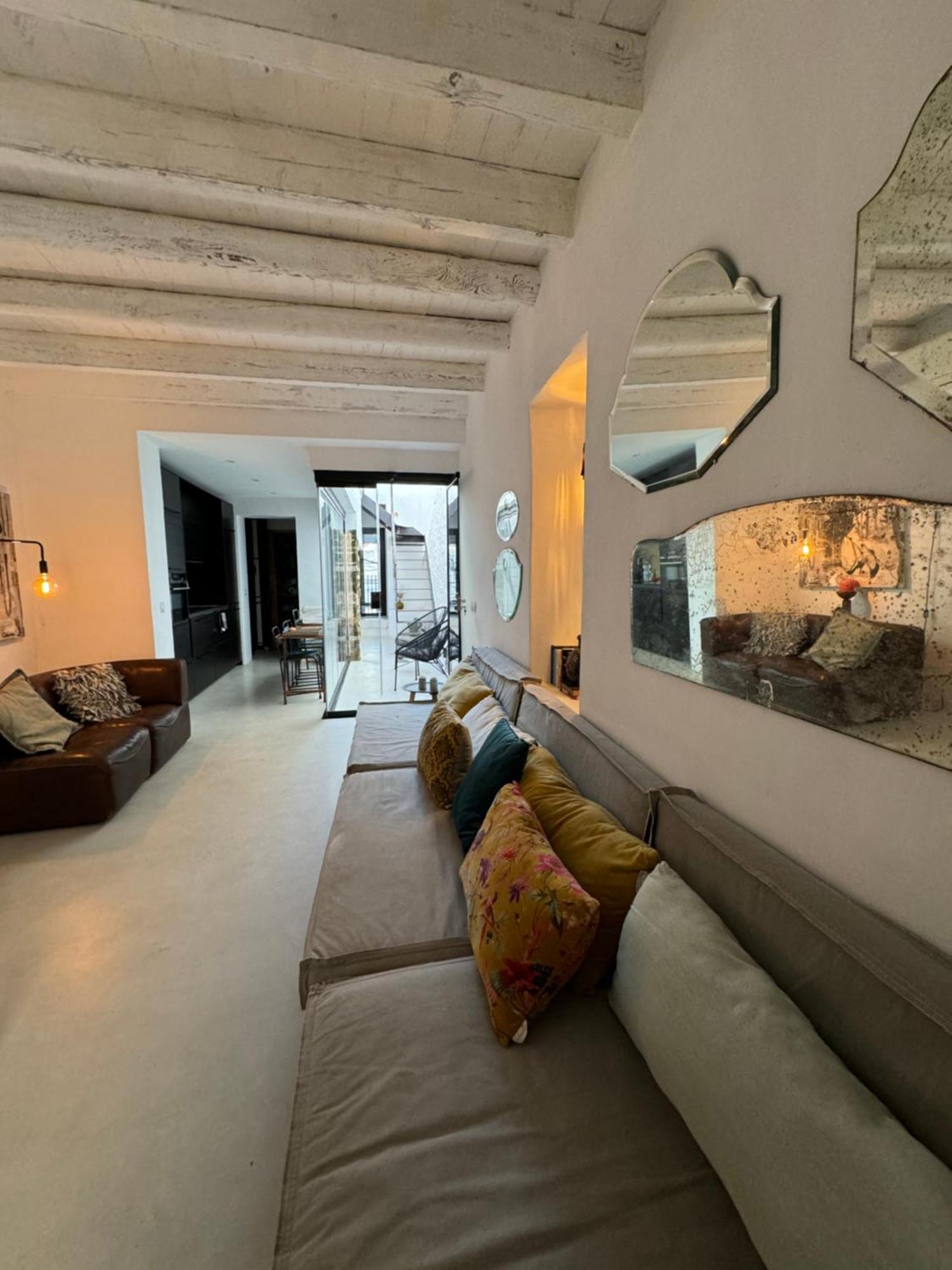 Holiday home Unique Townhouse With Rooftop Pool