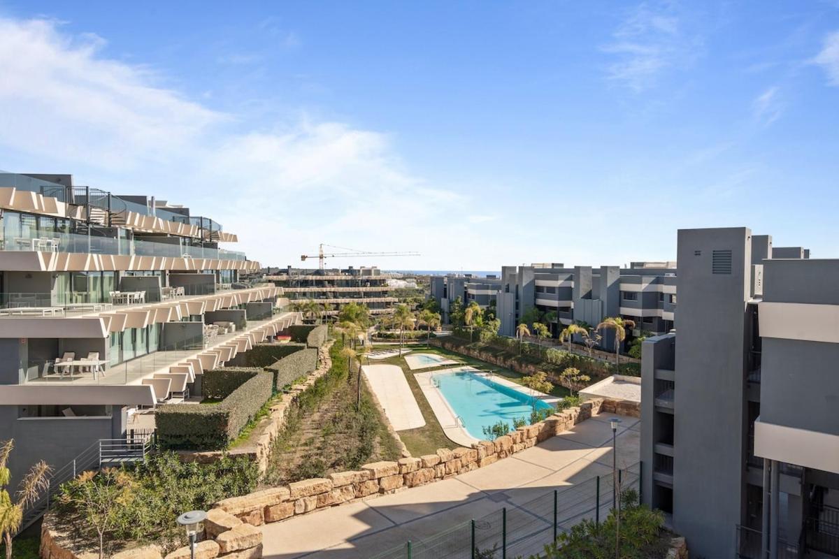 Apartment Discover Luxury Living In Estepona's Oasis-rdr467 *