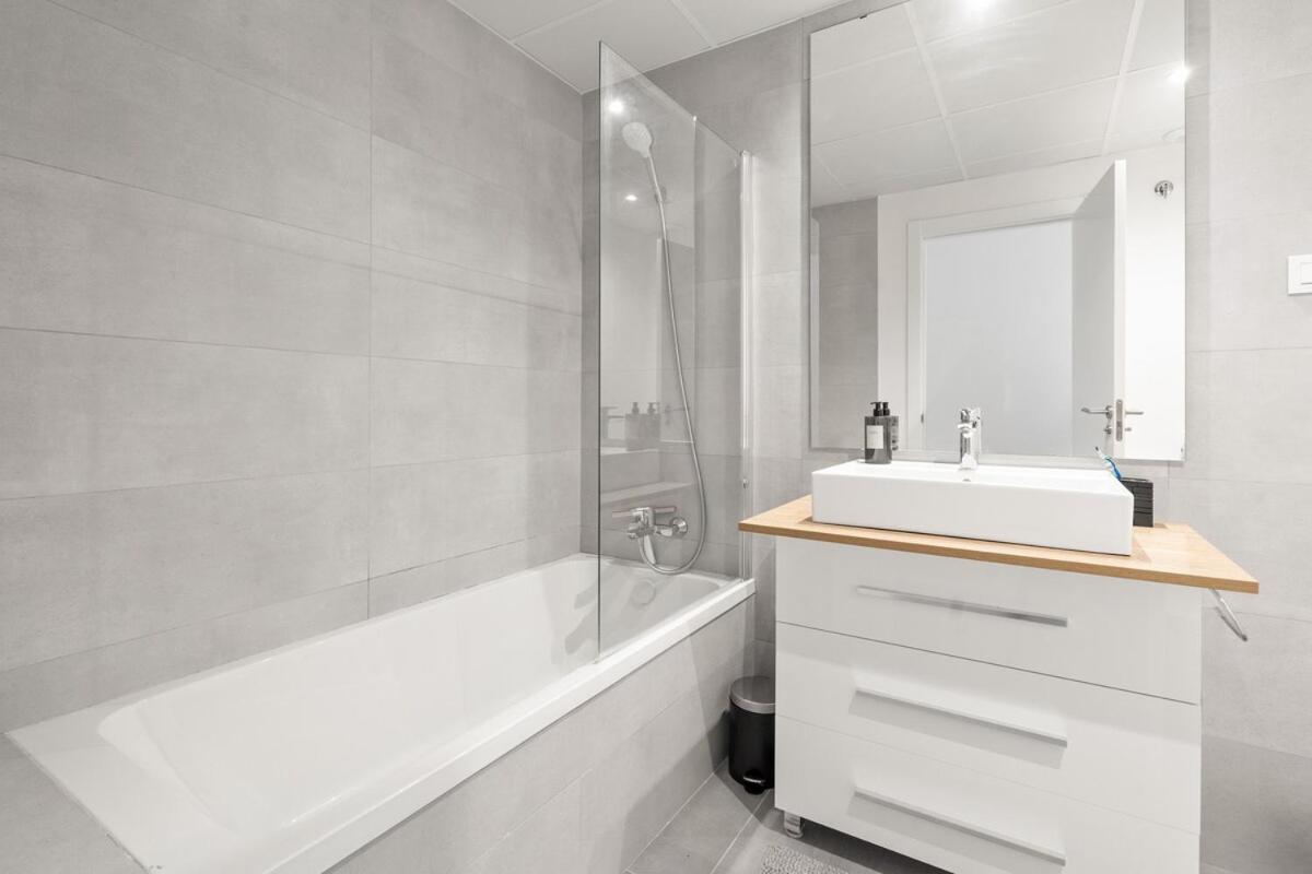 Discover Luxury Living In Estepona's Oasis-rdr467 Estepona