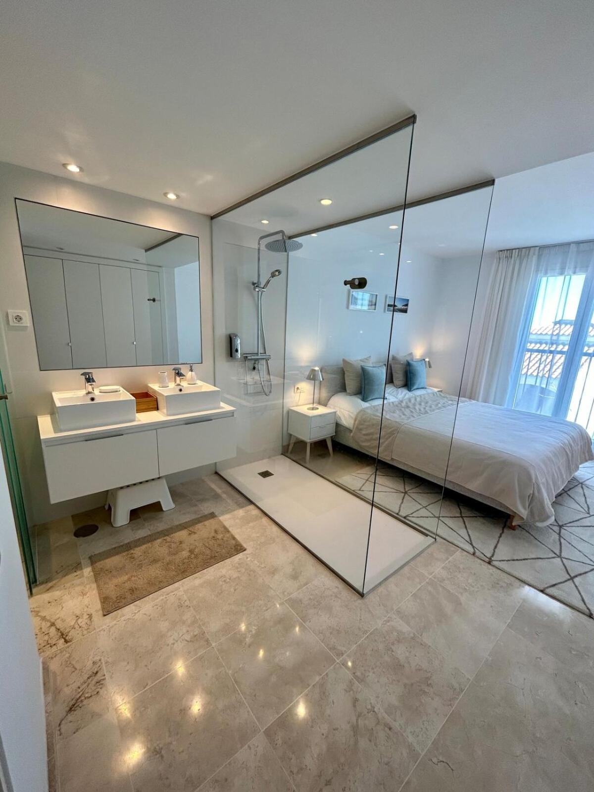 Stunning Sea View Penthouse Apartment *