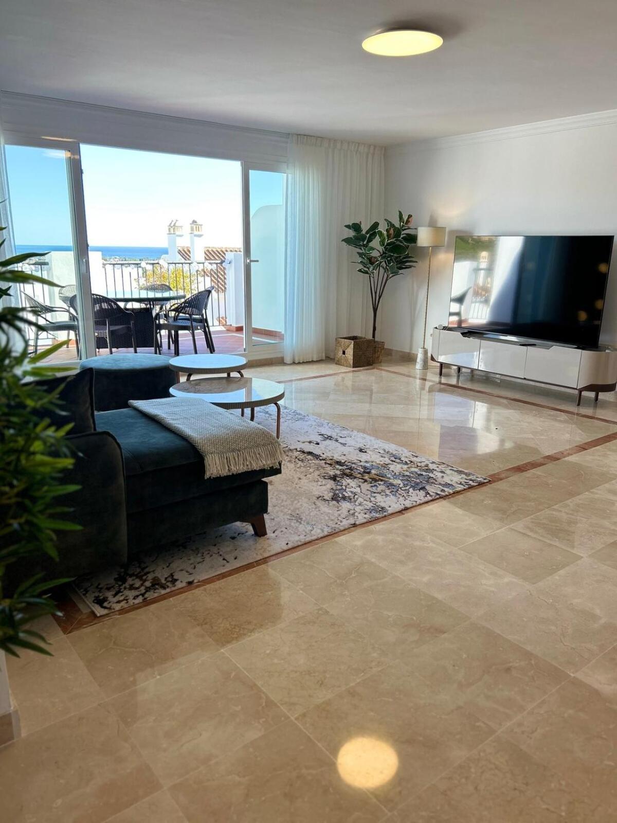 Stunning Sea View Penthouse Apartment *