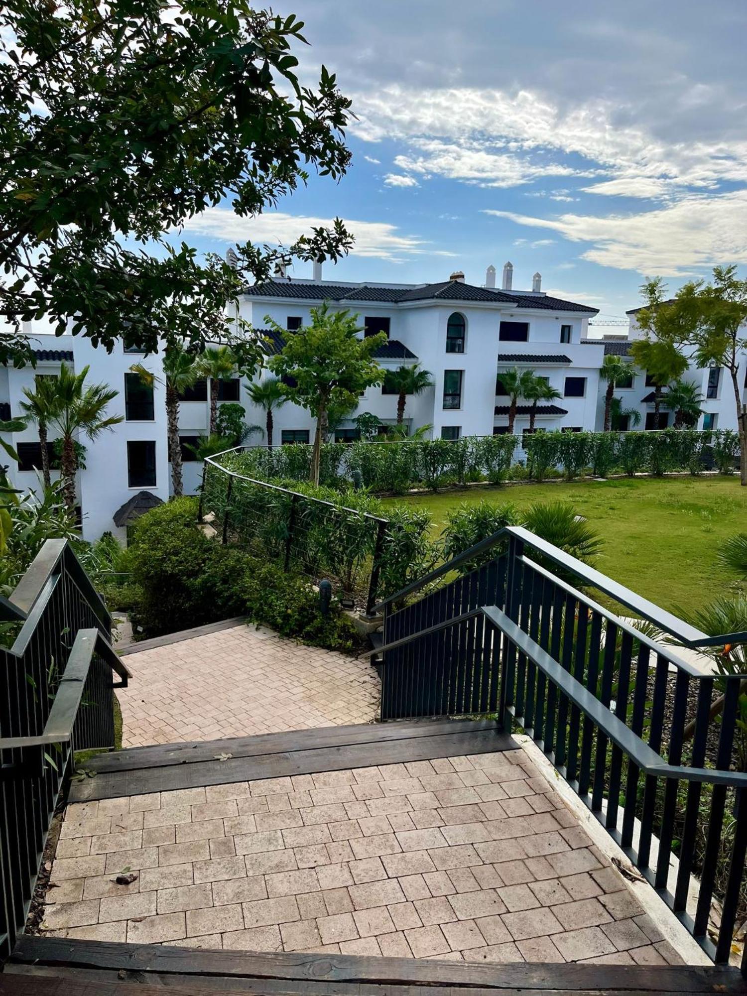 Hills Aparthotel 2*