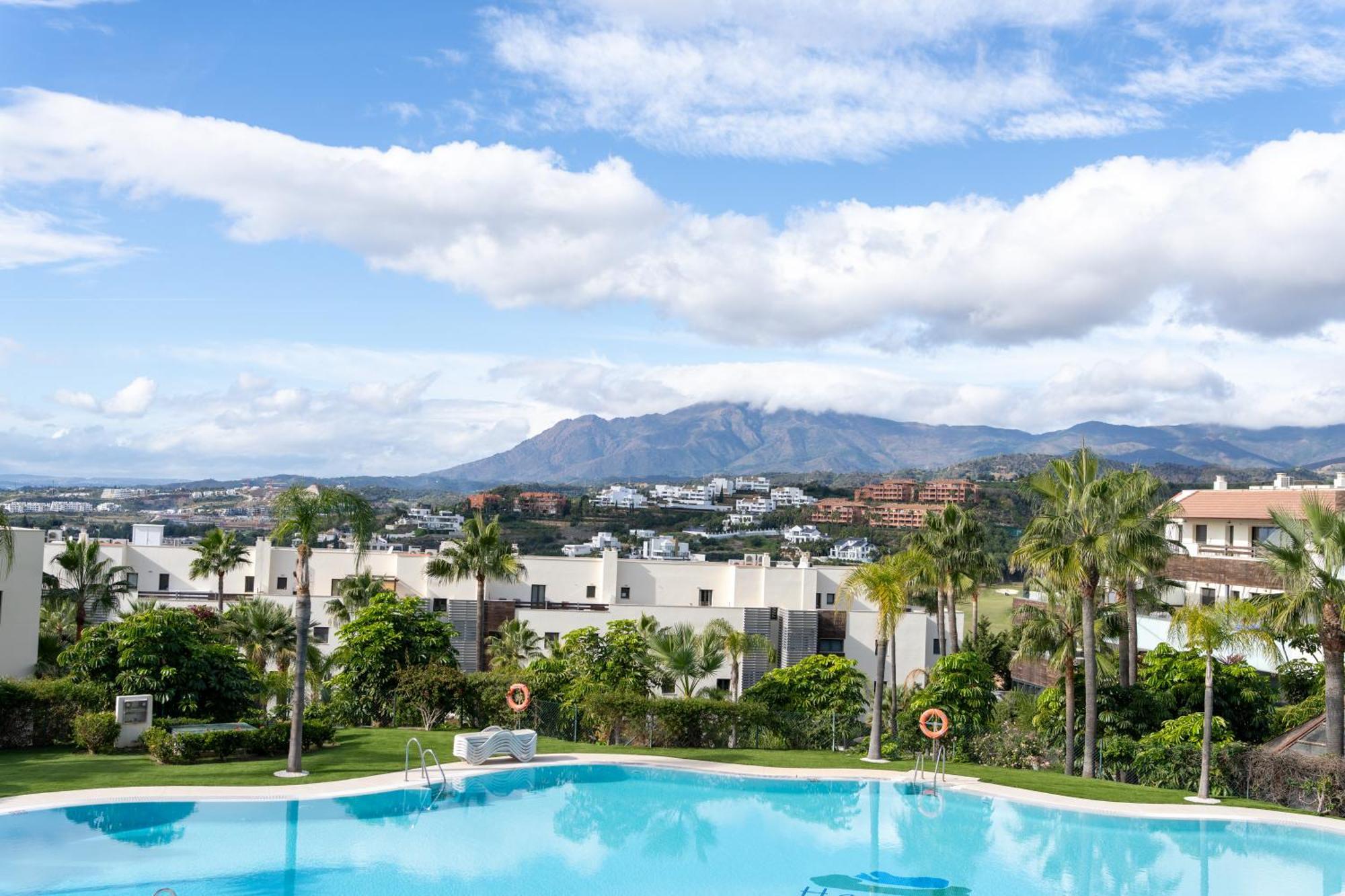 Elegant Getaway Near Padierna Marbella Lux * Estepona