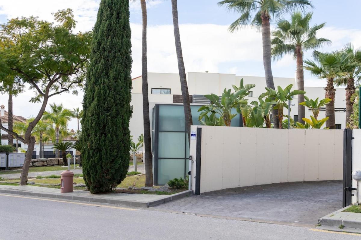 Apartamento Elegant Getaway Near Padierna Marbella Lux Estepona