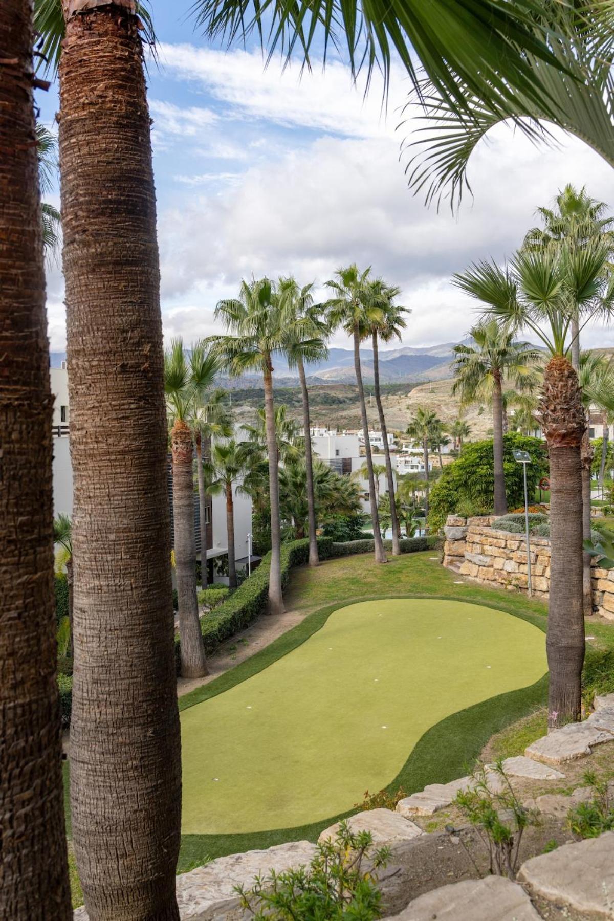 Elegant Getaway Near Padierna Marbella Lux