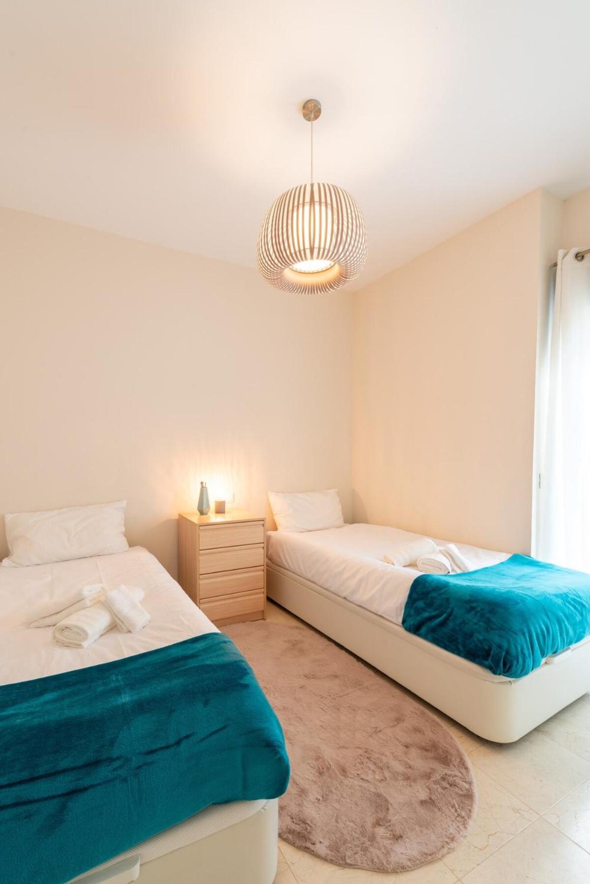 Elegant Getaway Near Padierna Marbella Lux Apartamento