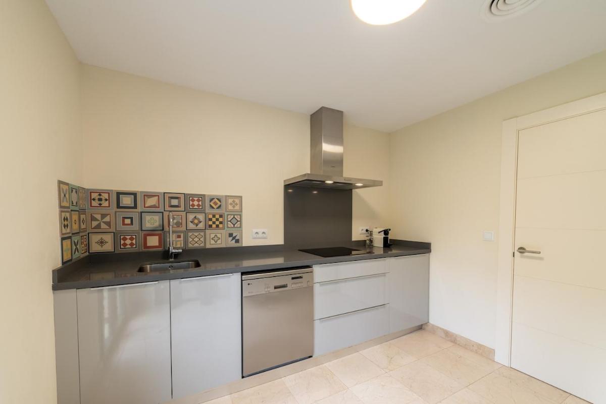 Apartamento Elegant Getaway Near Padierna Marbella Lux *