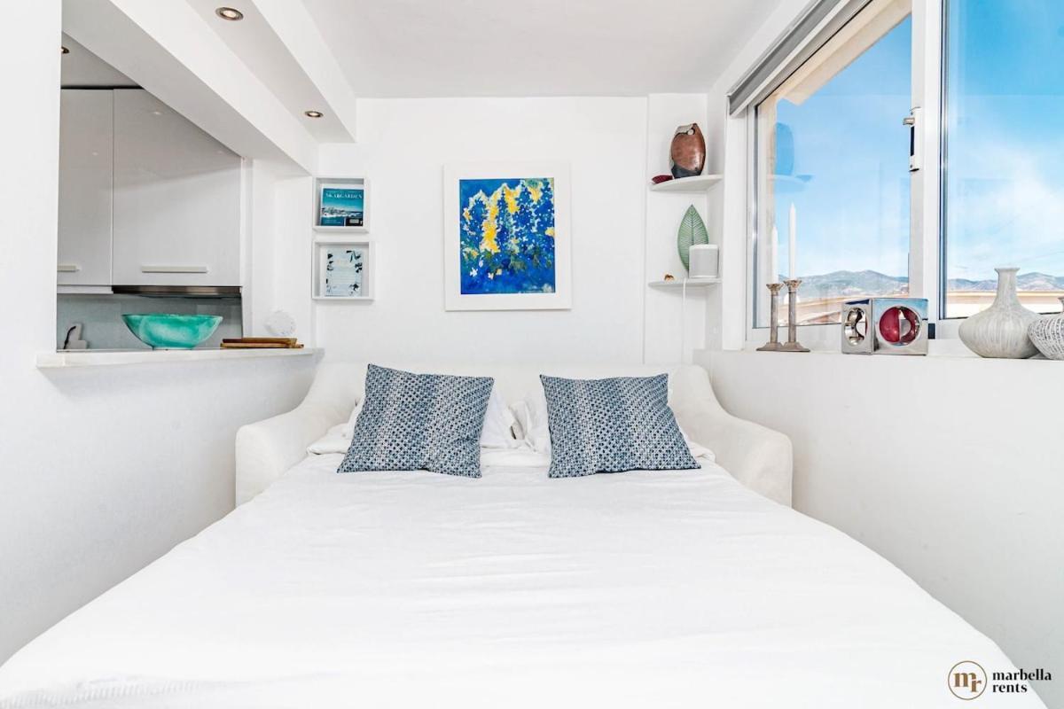Victoria Blu Ref #95 * Estepona