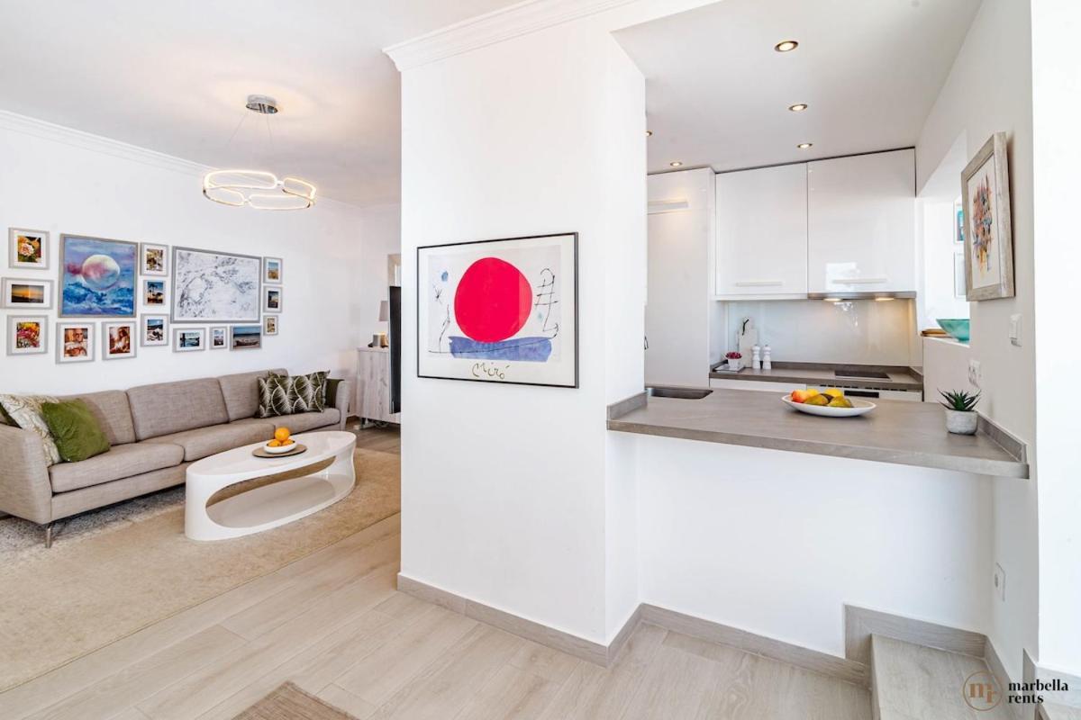 Apartment Victoria Blu Ref #95 *
