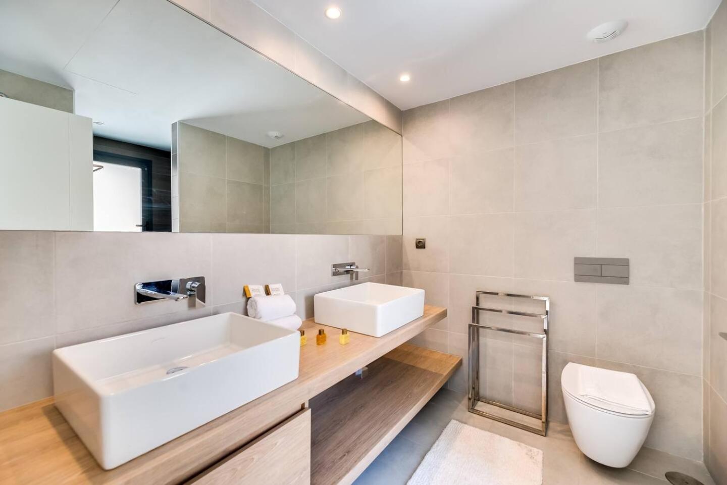 Villa New Luxury 4br Pool, Bbq Estepona